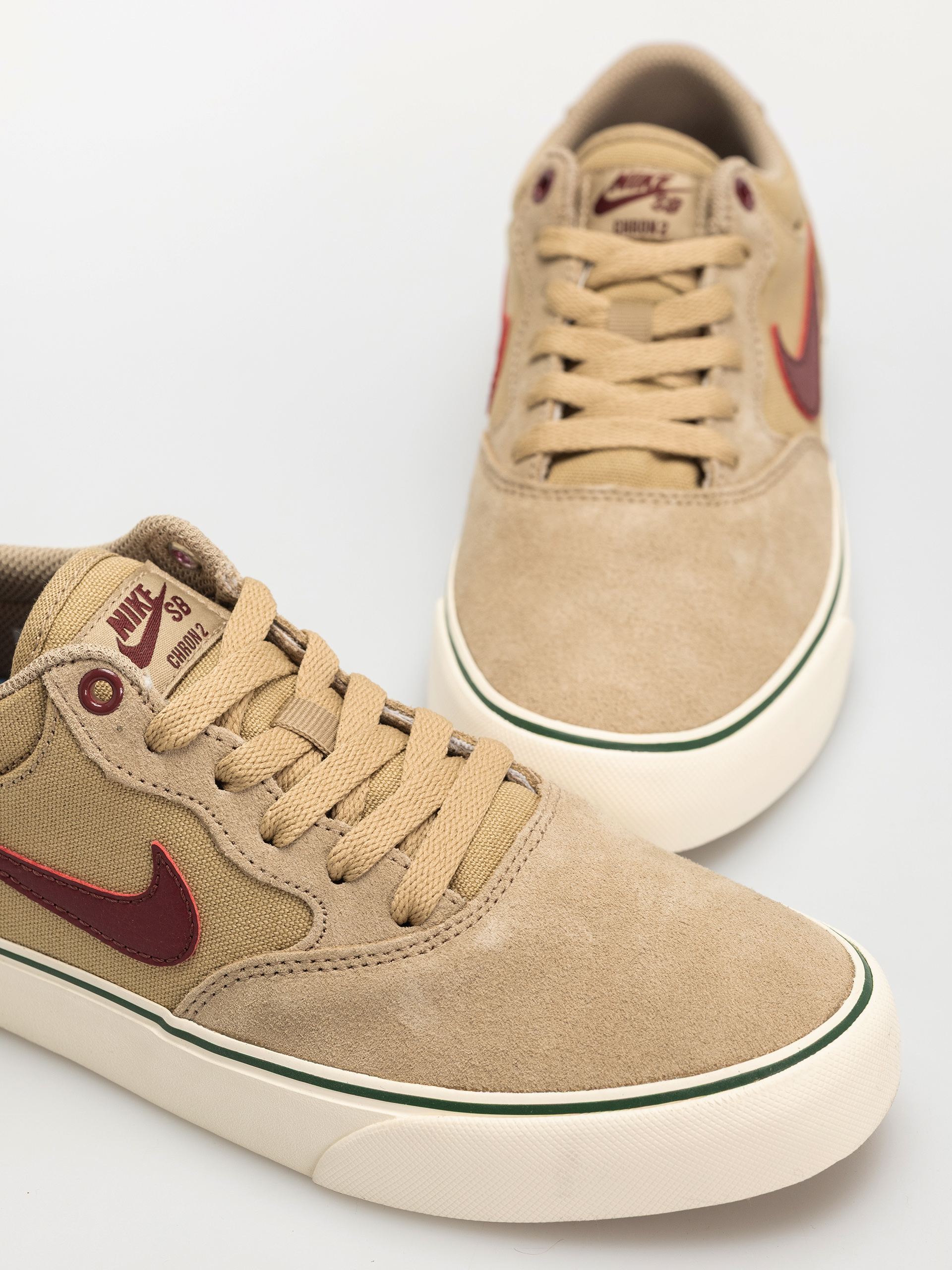 Nike SB Chron 2 Shoes (parachute beige/dark team red)