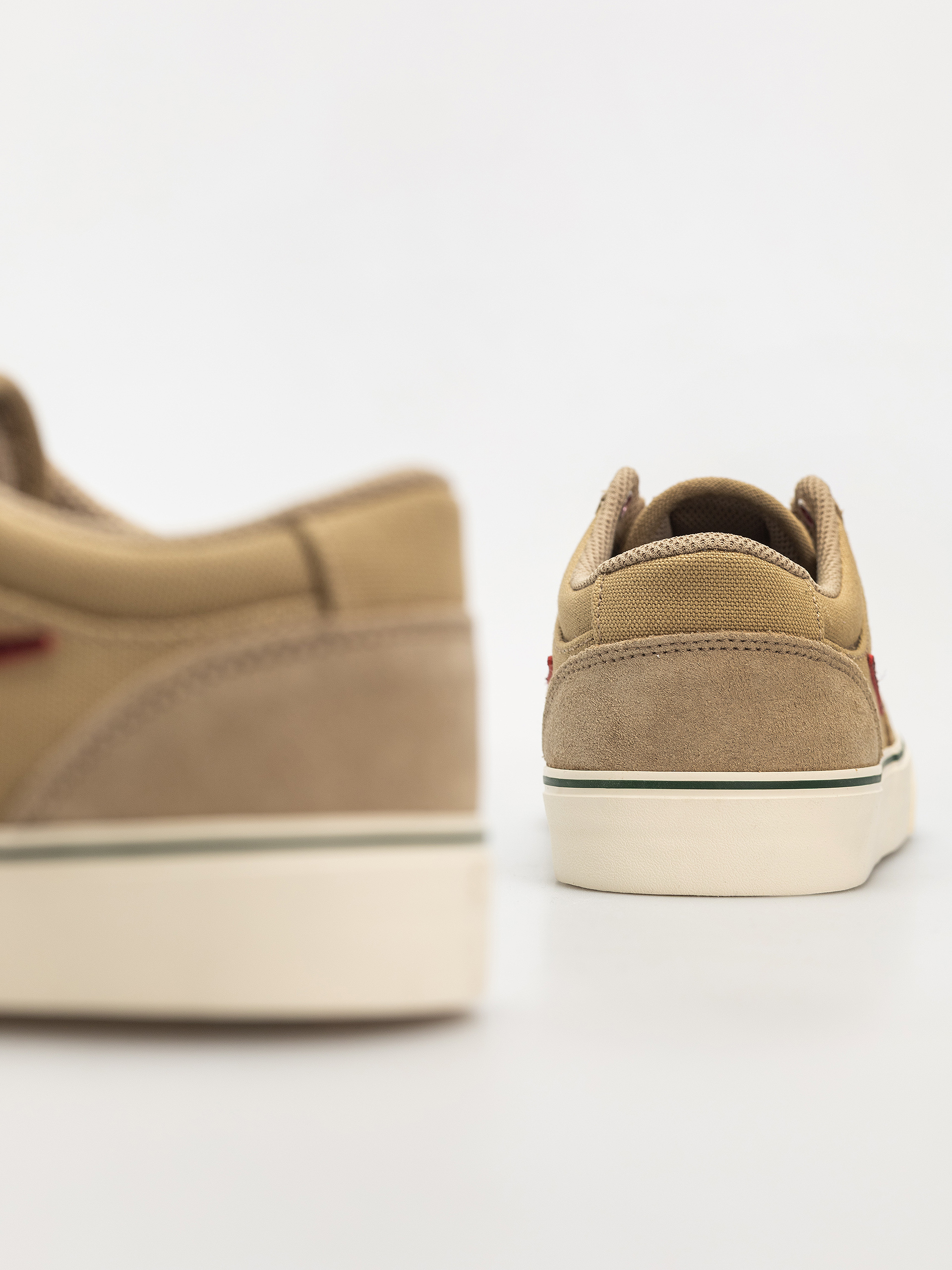 Nike SB Chron 2 Shoes (parachute beige/dark team red)