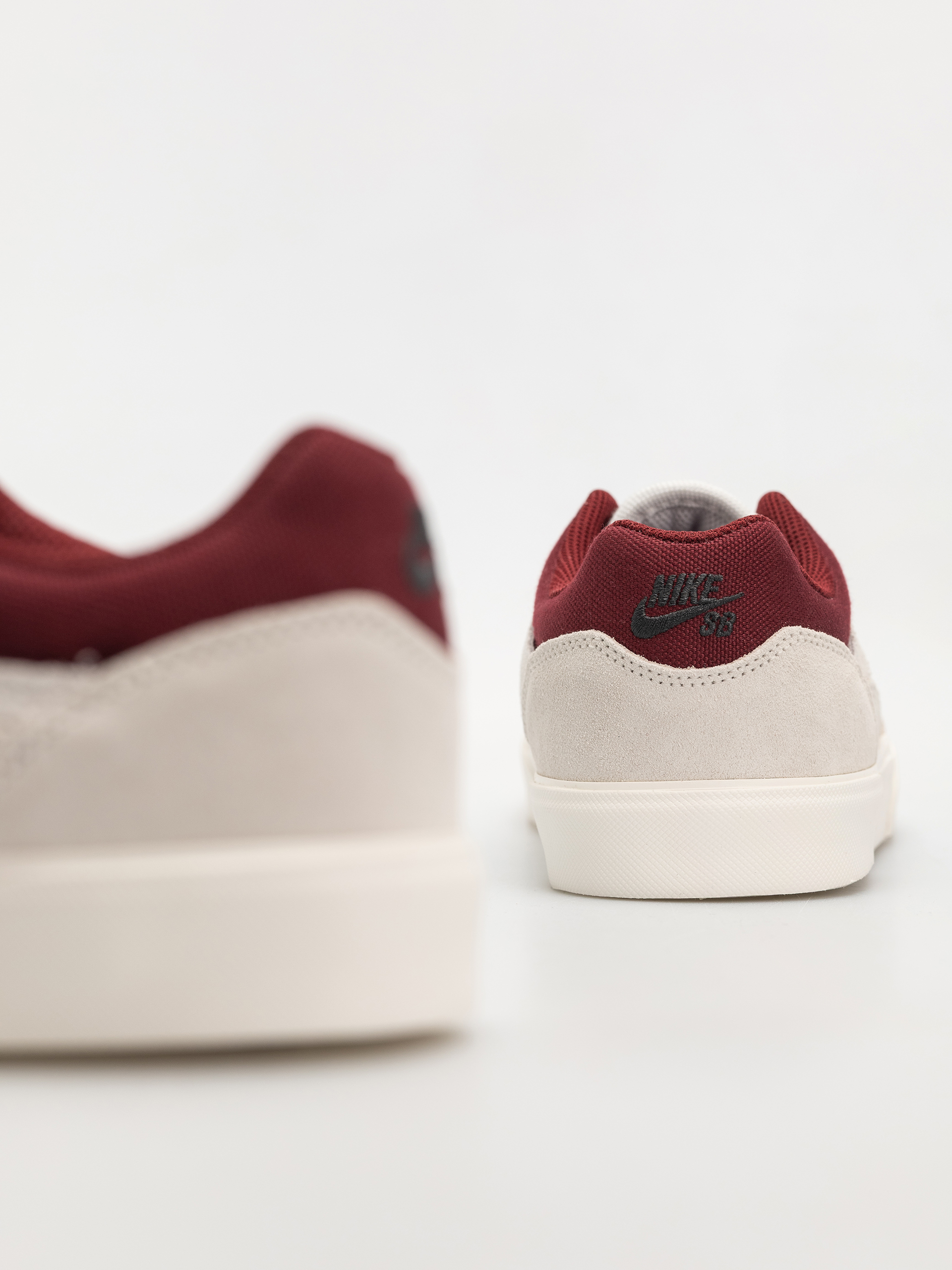 Nike SB Malor Shoes (summit white/team red phantom sail)