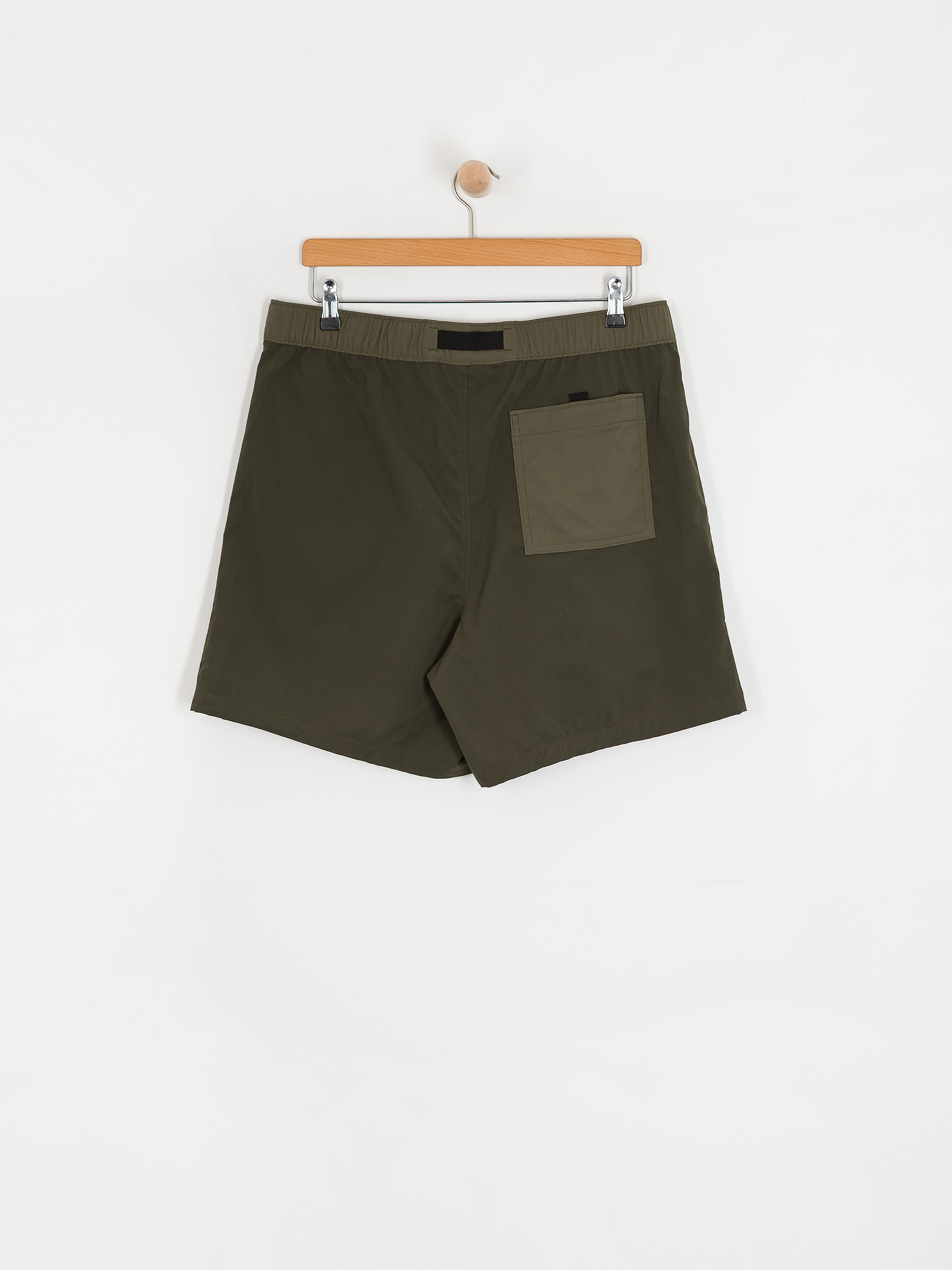 Patagonia Outdoor Everyday 6in Shorts (pine needle green)