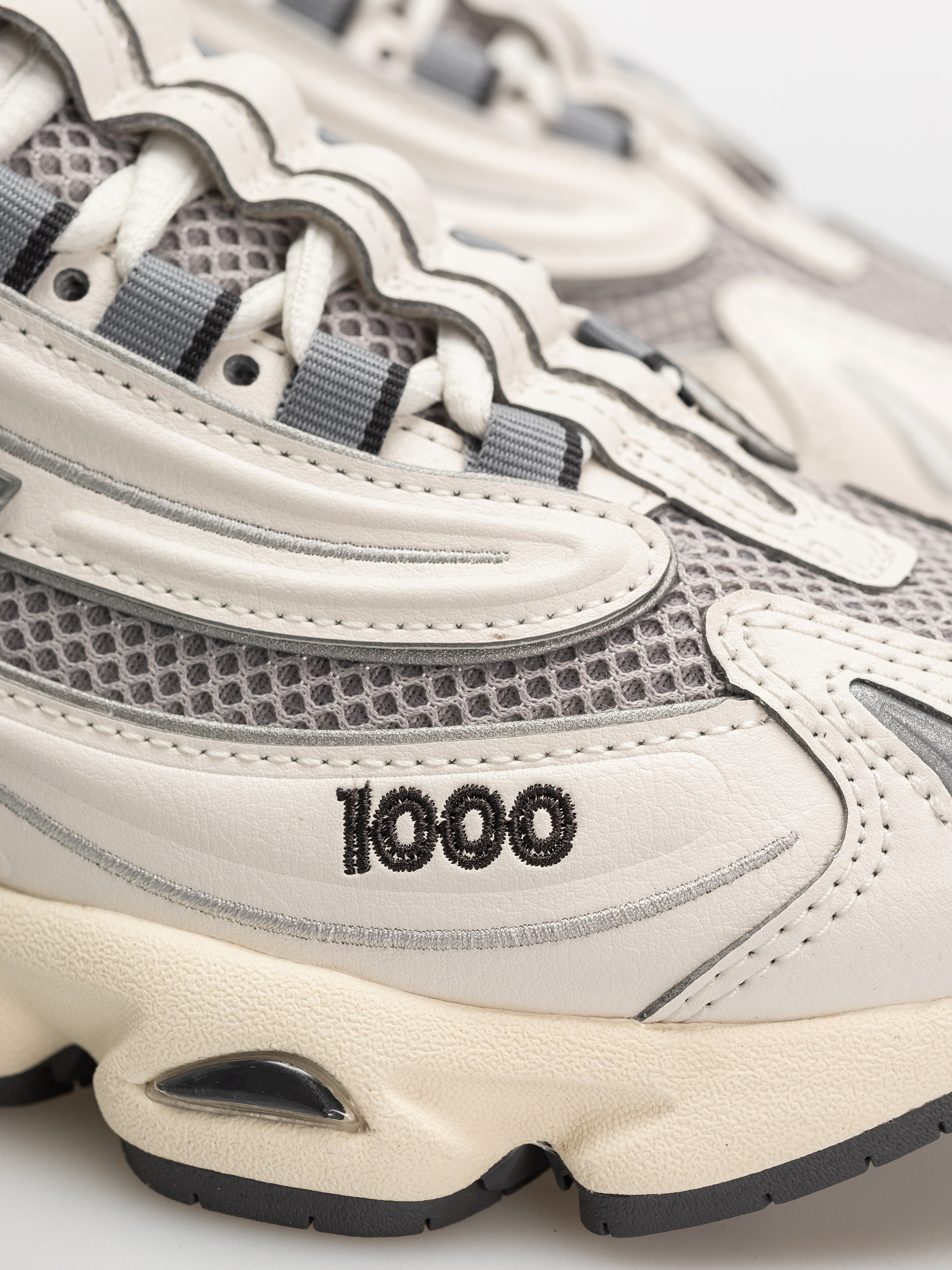 New Balance 1000 Shoes (sea salt)