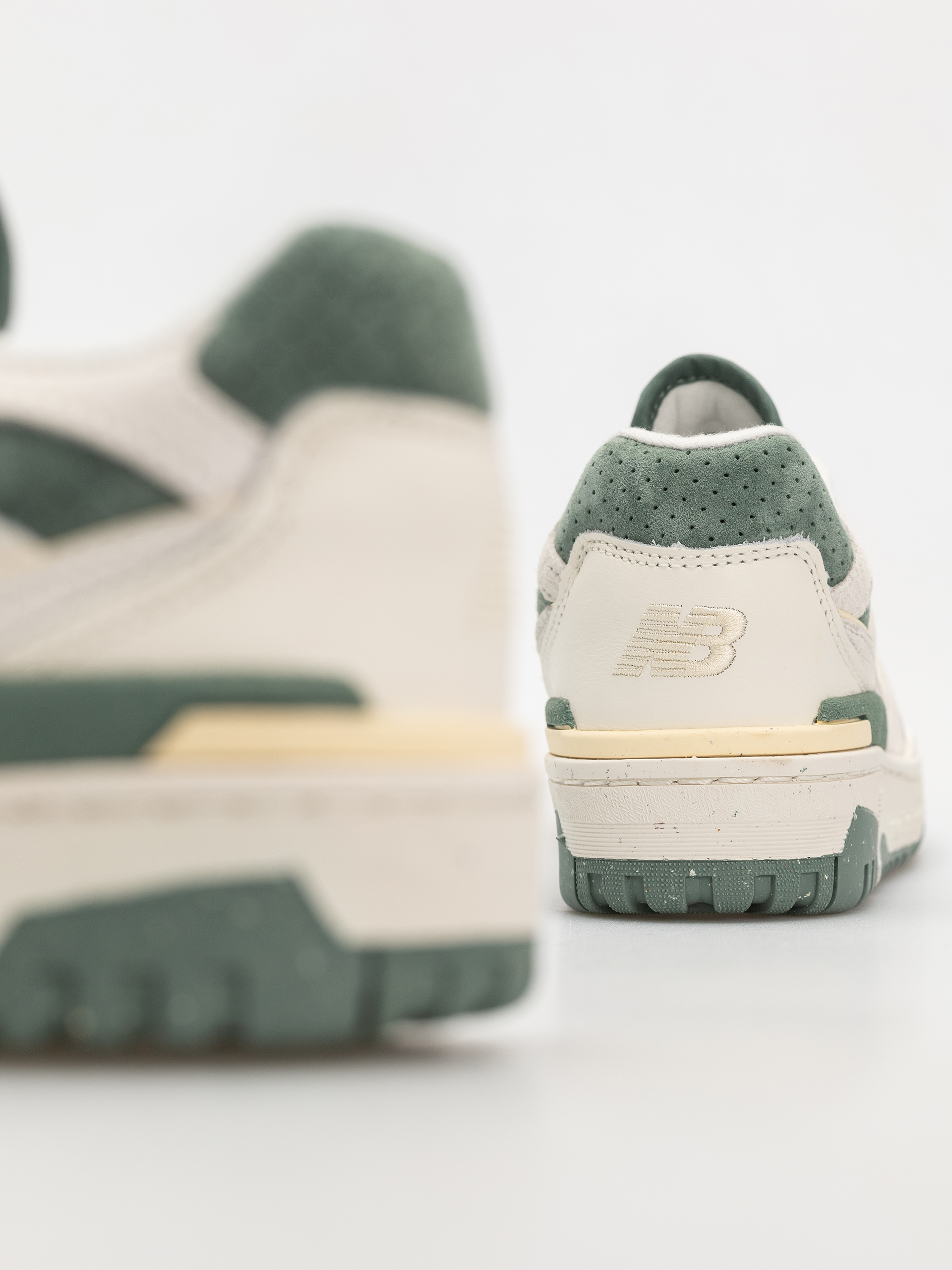 New Balance 550 Wmn Schuhe (sea salt)
