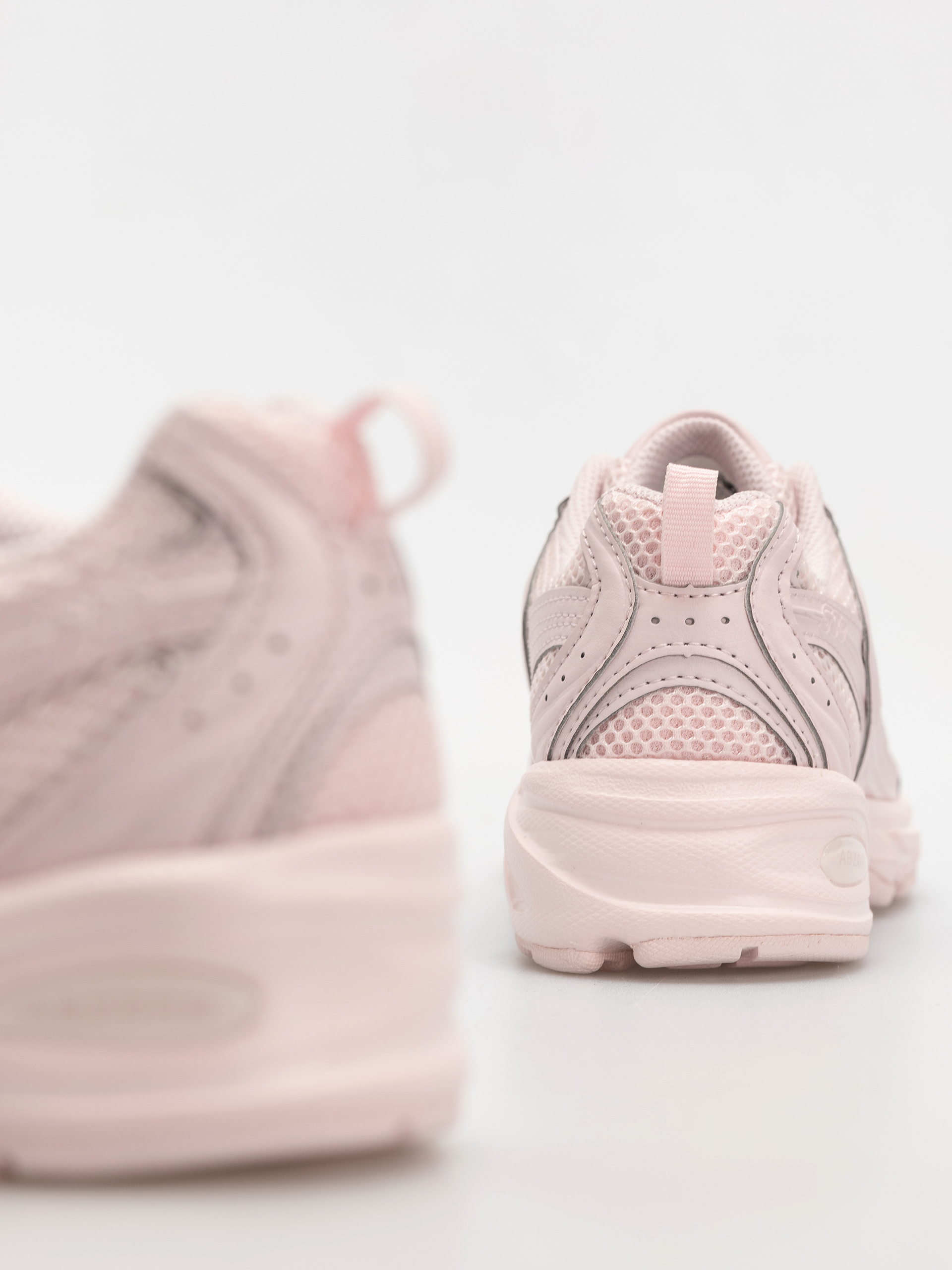 New Balance 530 Shoes (rose sugar)