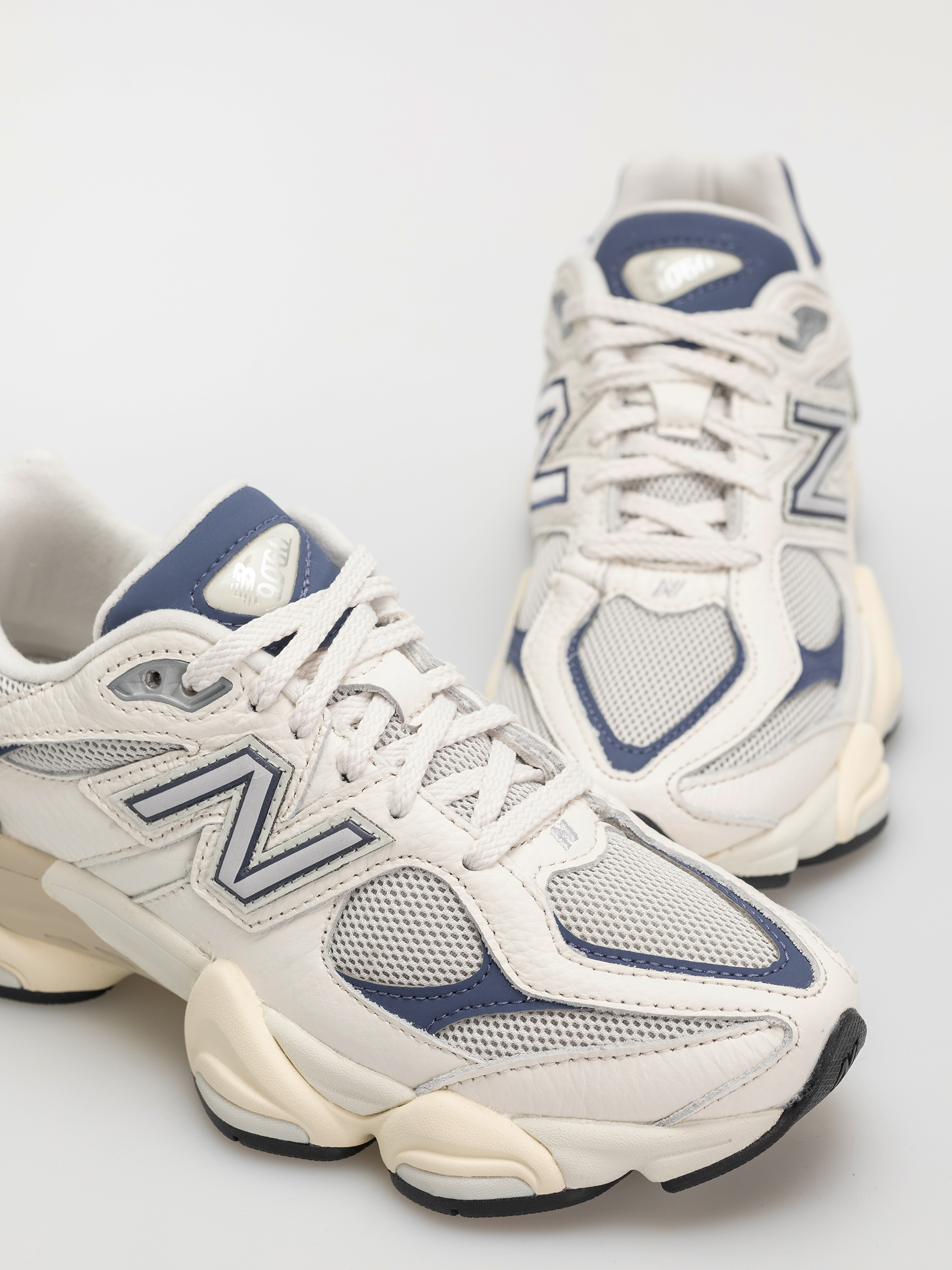 New Balance 9060 Shoes (sea salt)