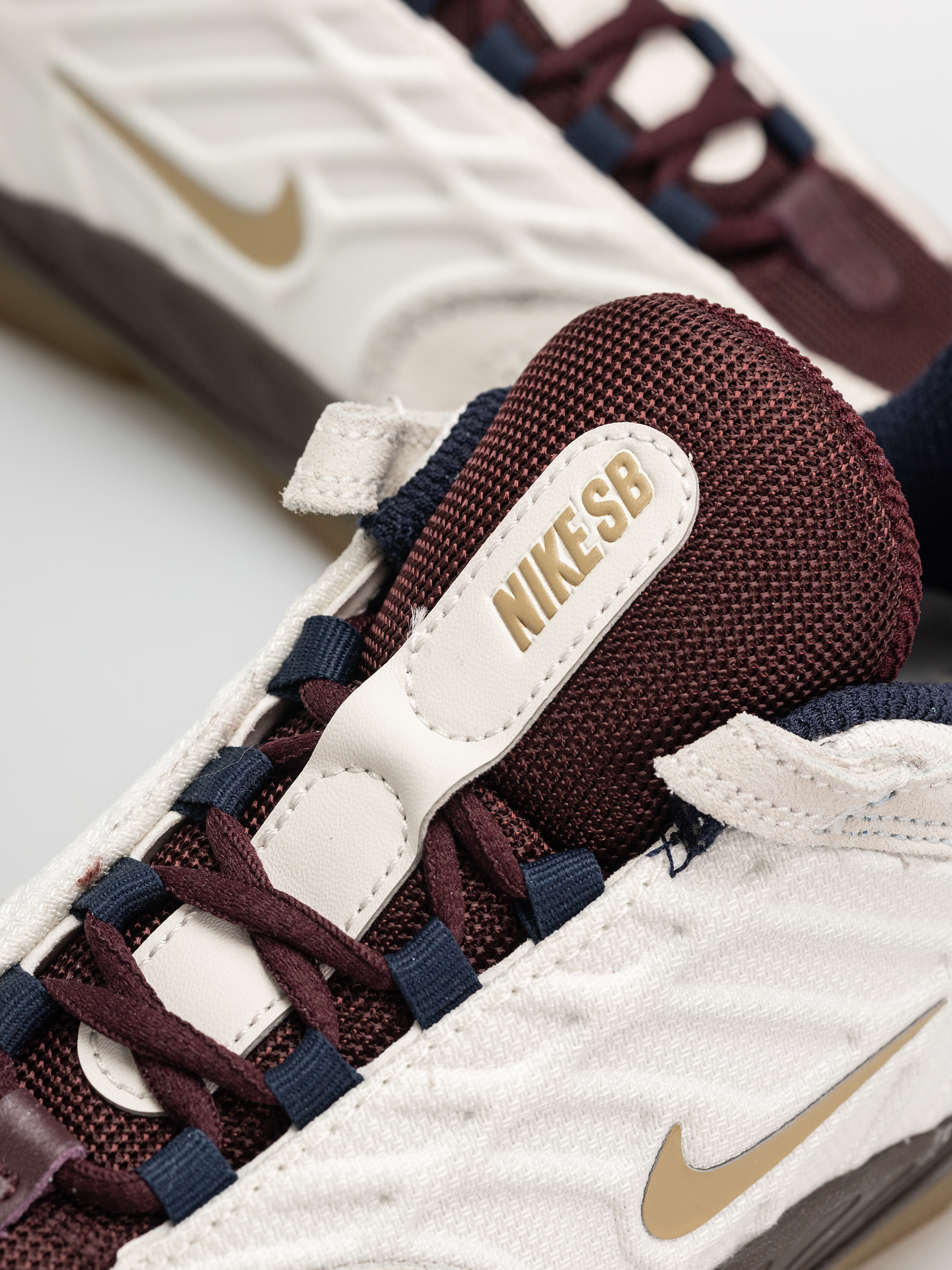 Nike SB Vertebrae Shoes (phantom/parachute beige burgundy crush)