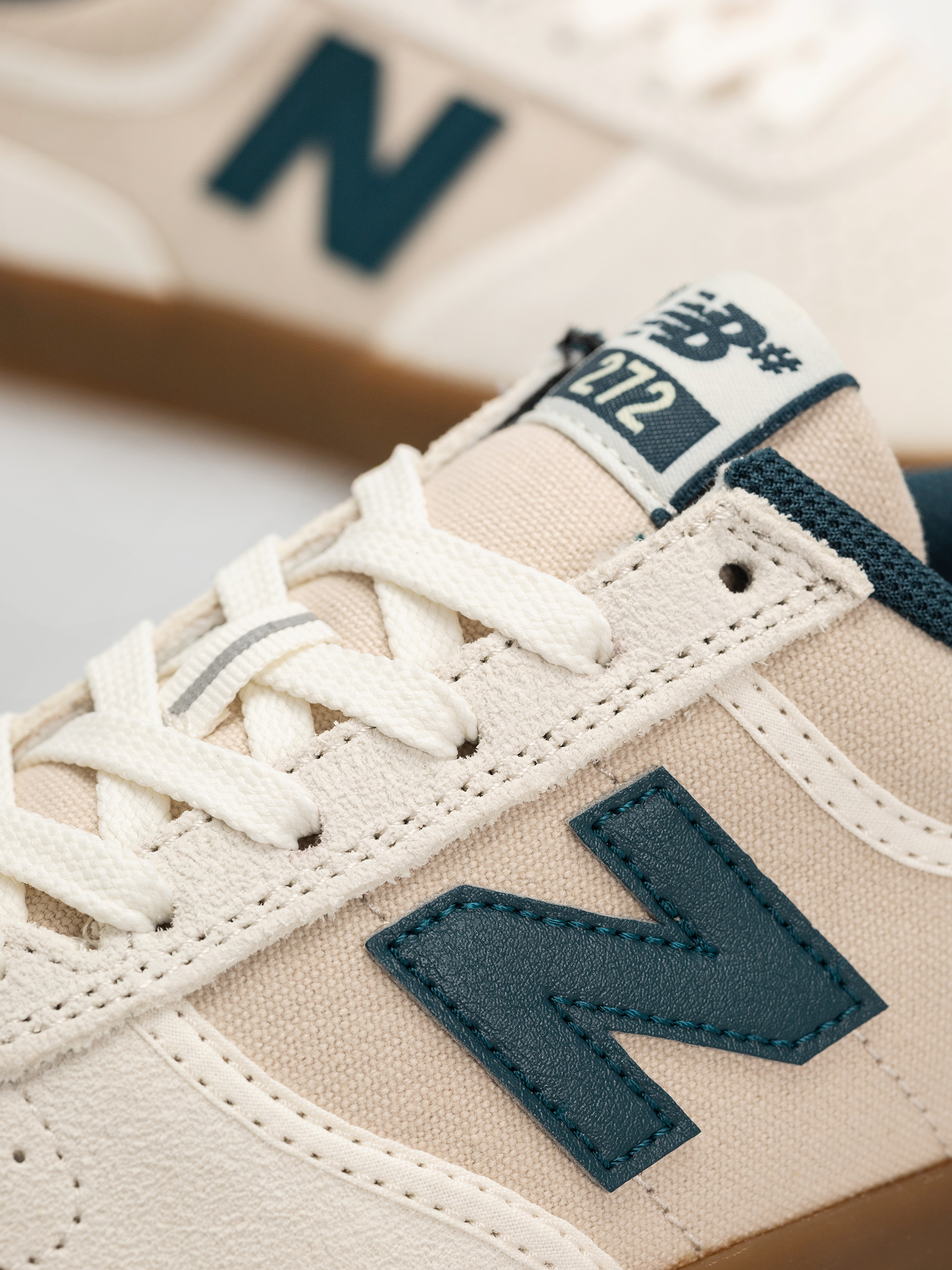 New Balance 272 Shoes (white)