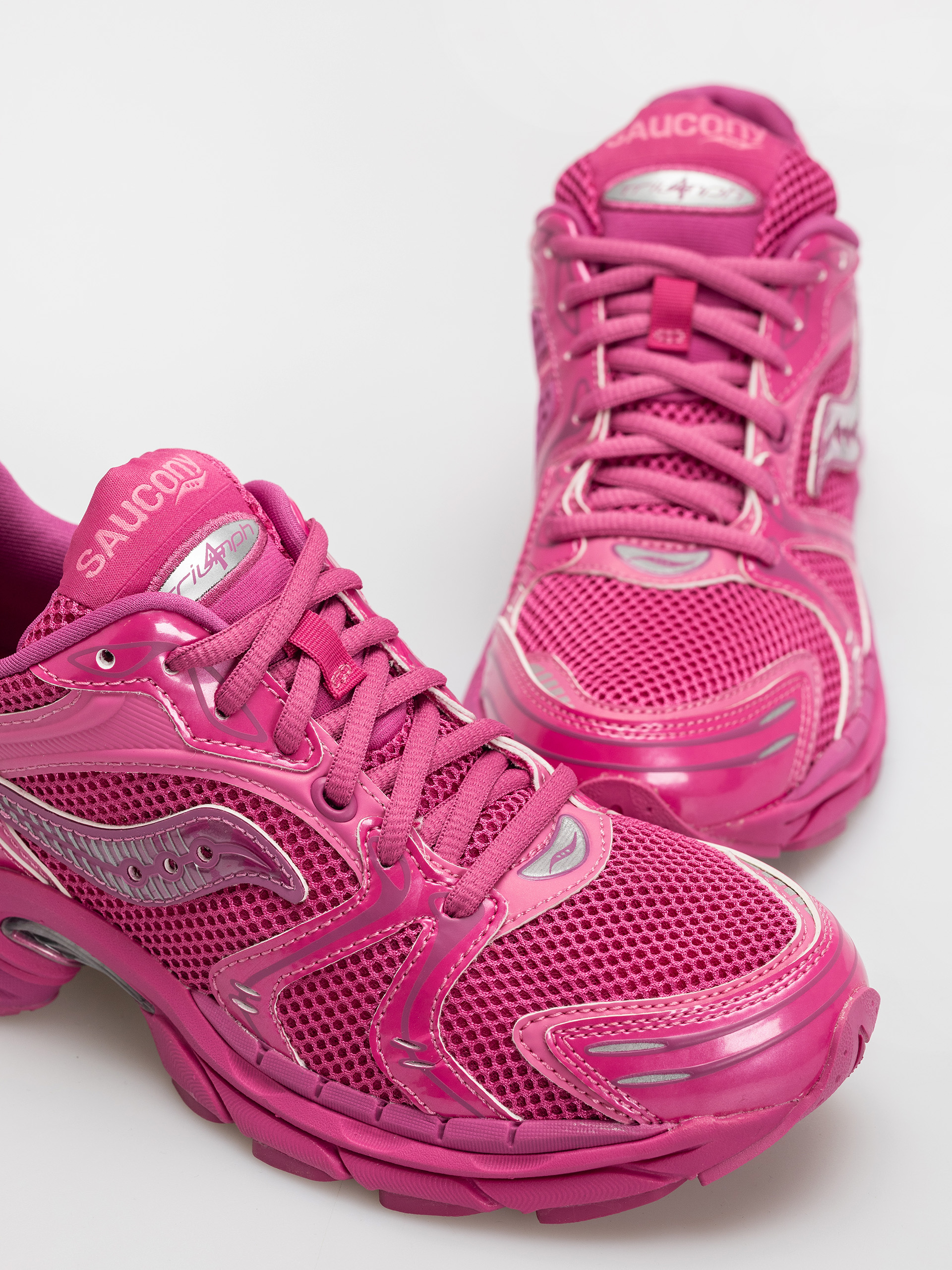 Saucony Shoes Progrid Triumph 4 (pink)