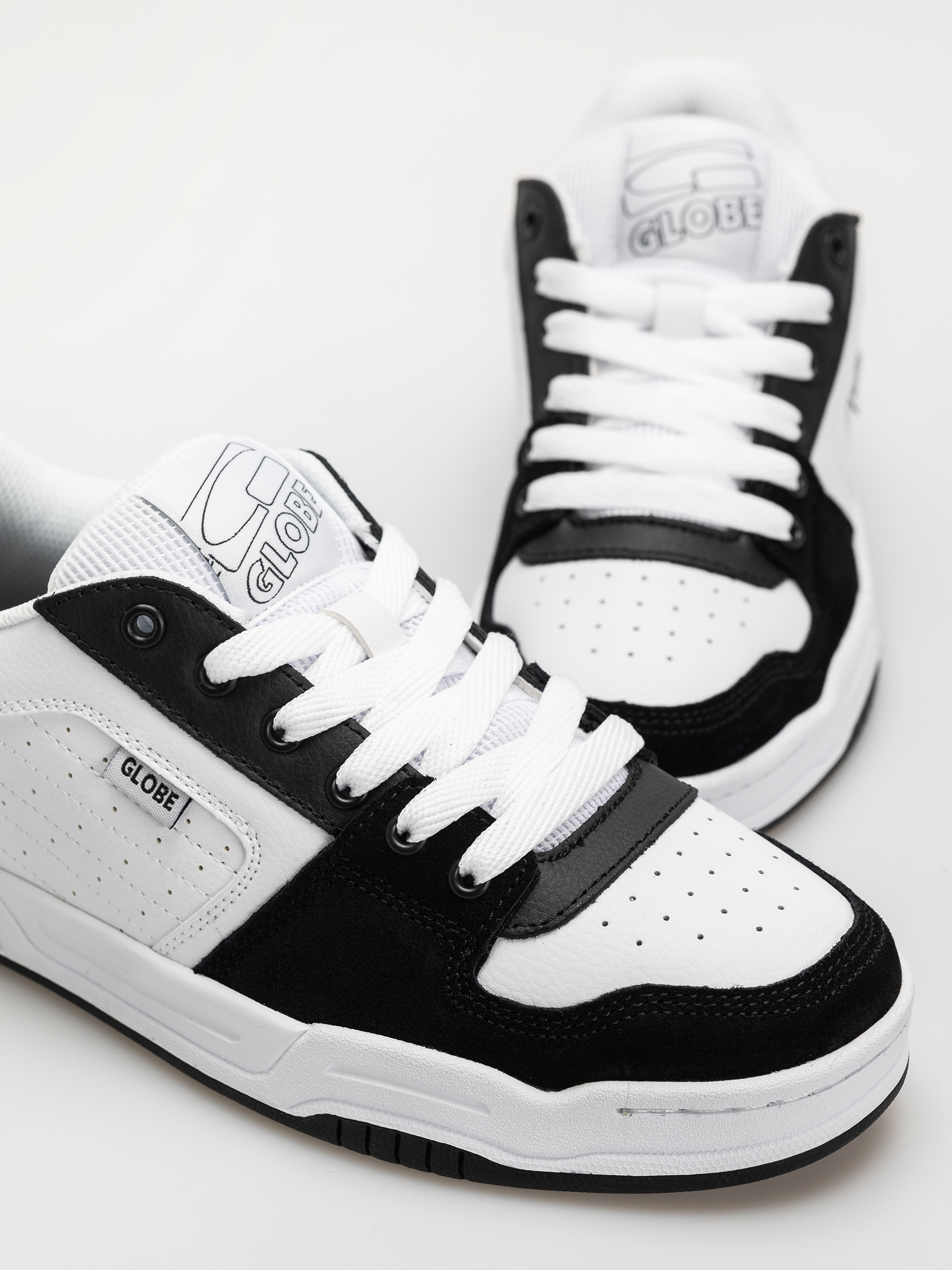 Globe Mojo 2.0 Shoes (black white)