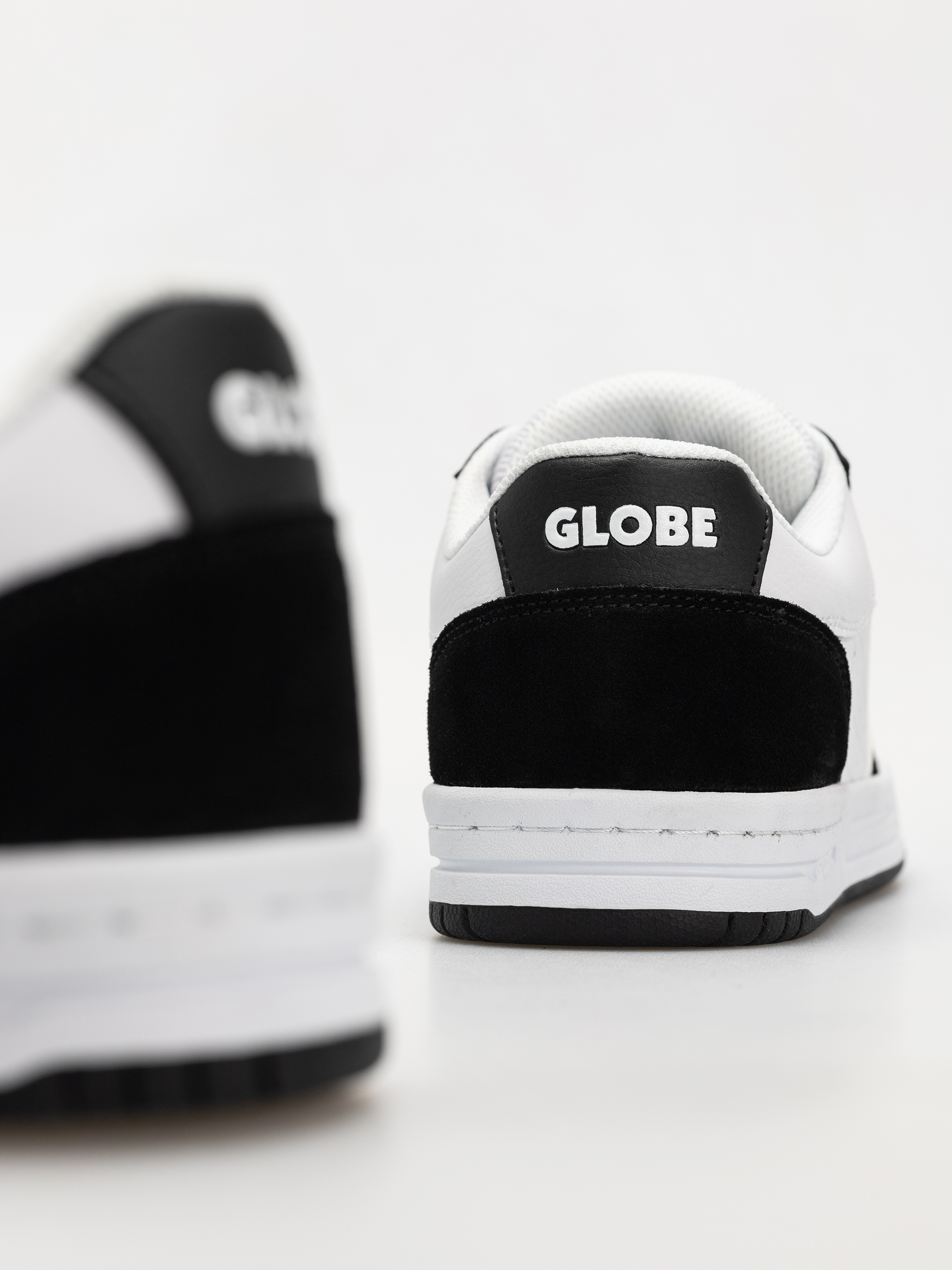Globe Mojo 2.0 Shoes (black white)
