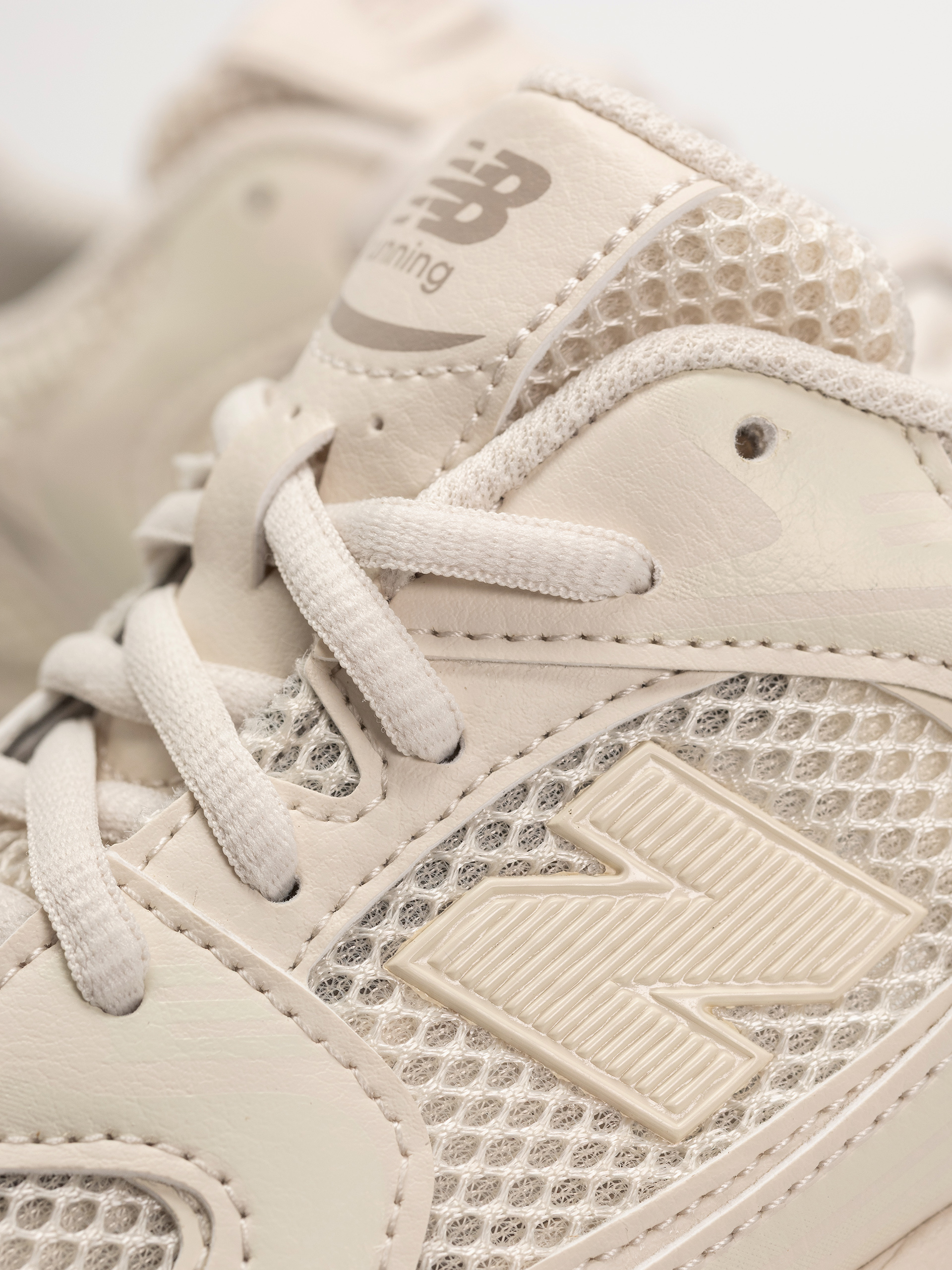 New Balance 530 JR Shoes (linen)