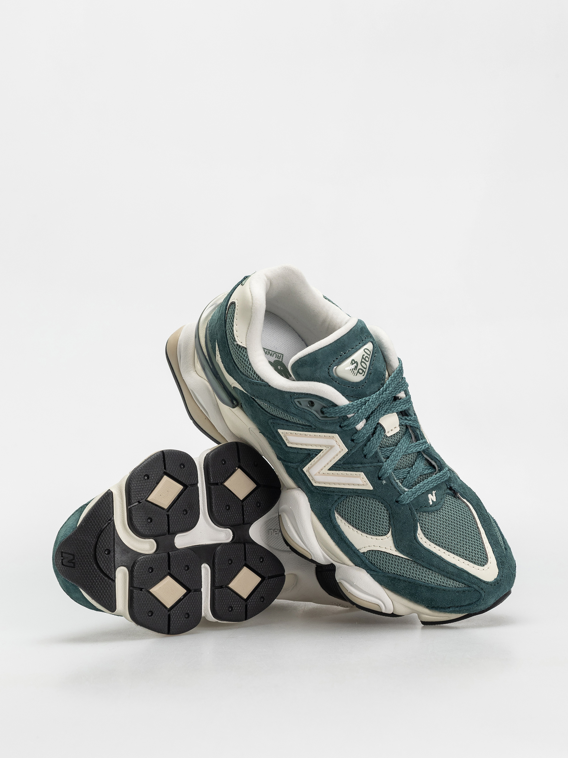 New Balance 9060 Shoes - green (new spruce)