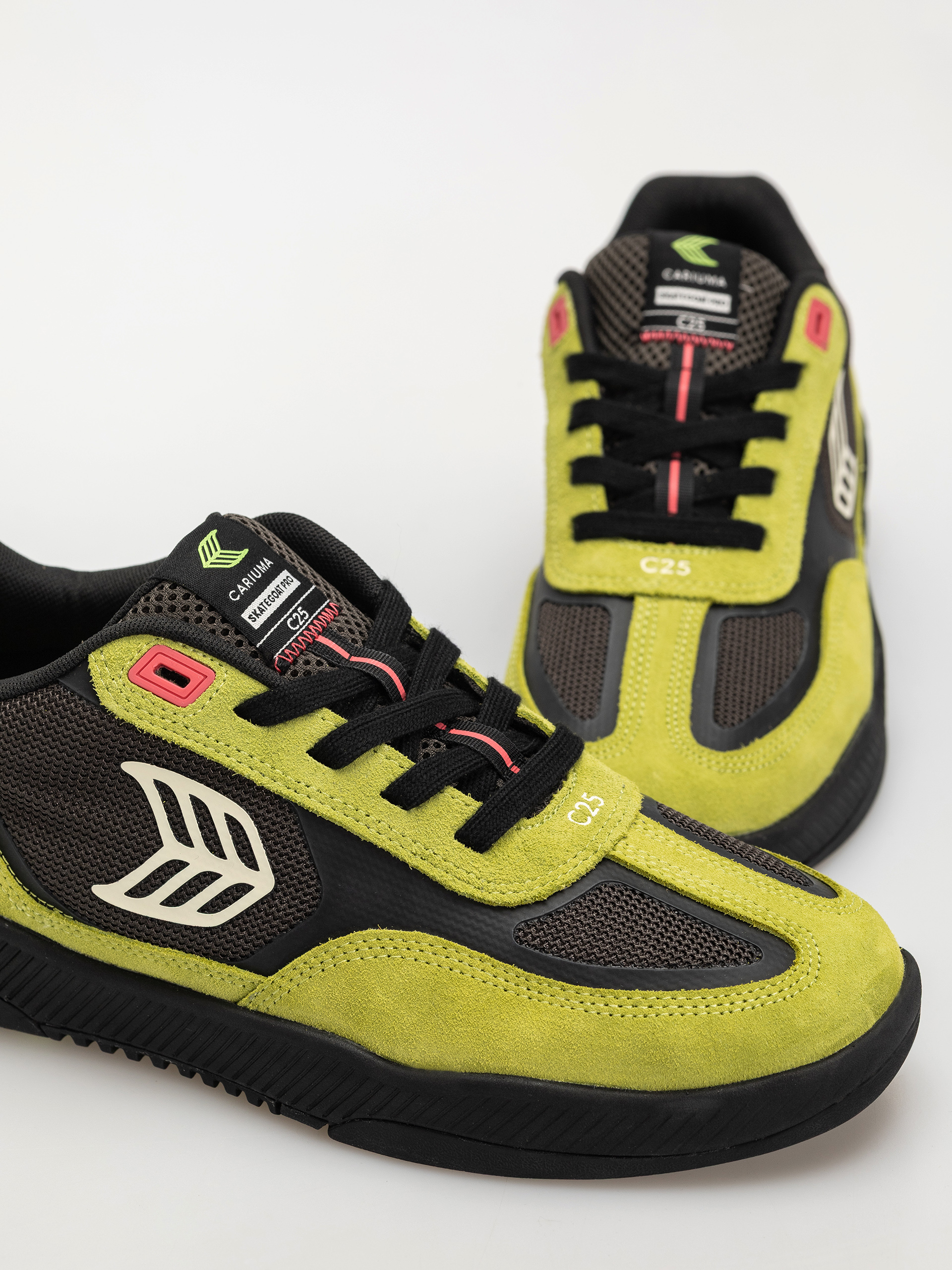 Cariuma Skategoat C25 Pro Schuhe (lime green suede black mesh ivory logo pink)