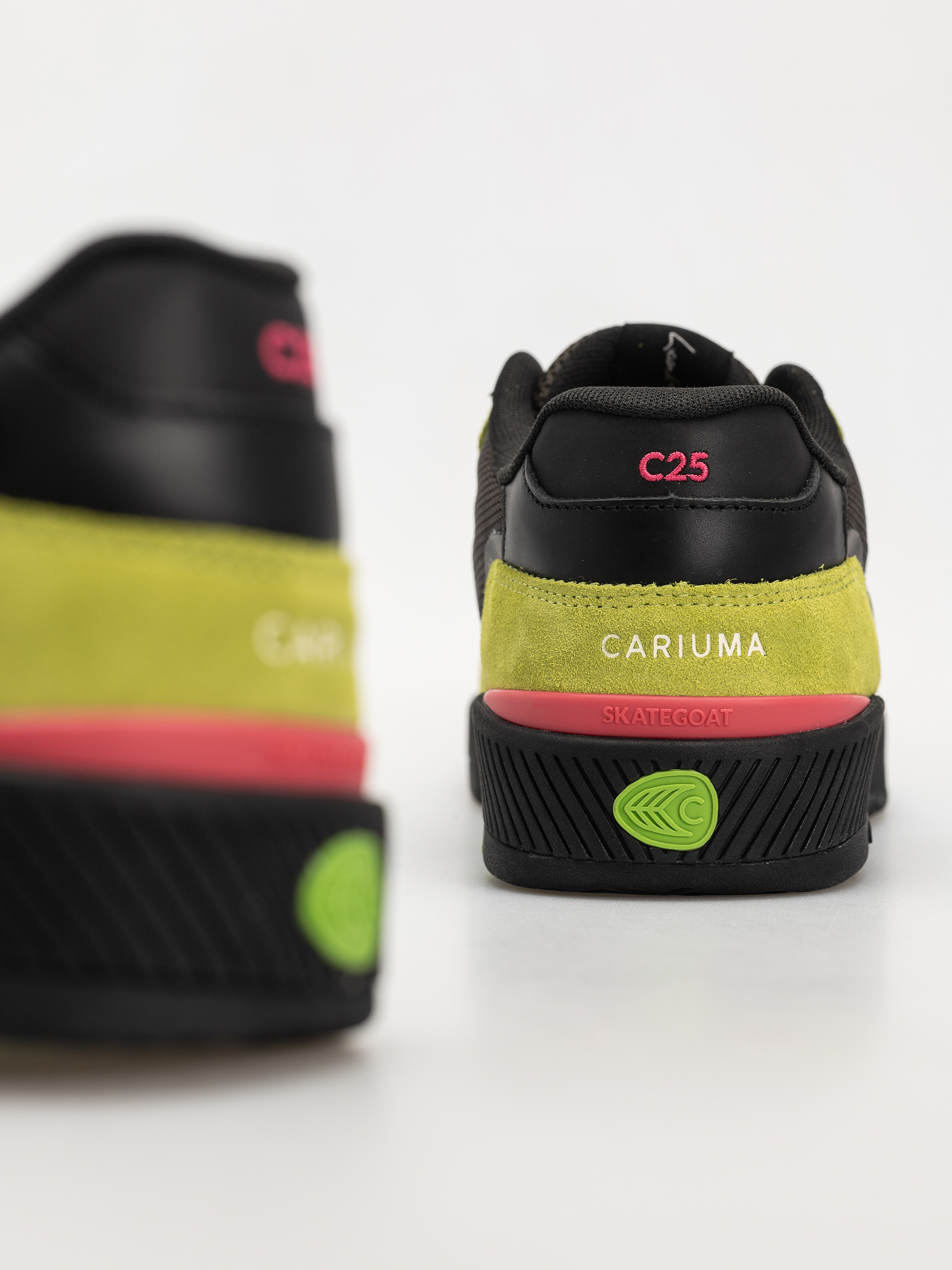 Cariuma Skategoat C25 Pro Schuhe (lime green suede black mesh ivory logo pink)