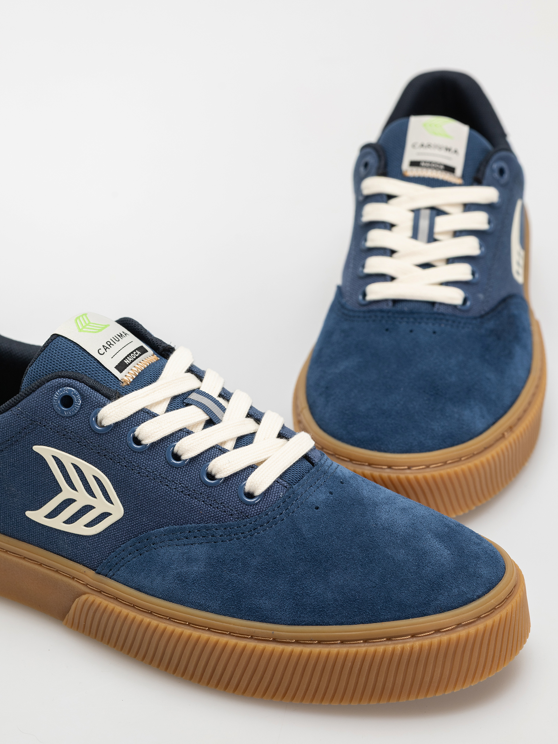 Cariuma Naioca Pro Schuhe (gum shadow blue suede and canvas ivory logo navy)