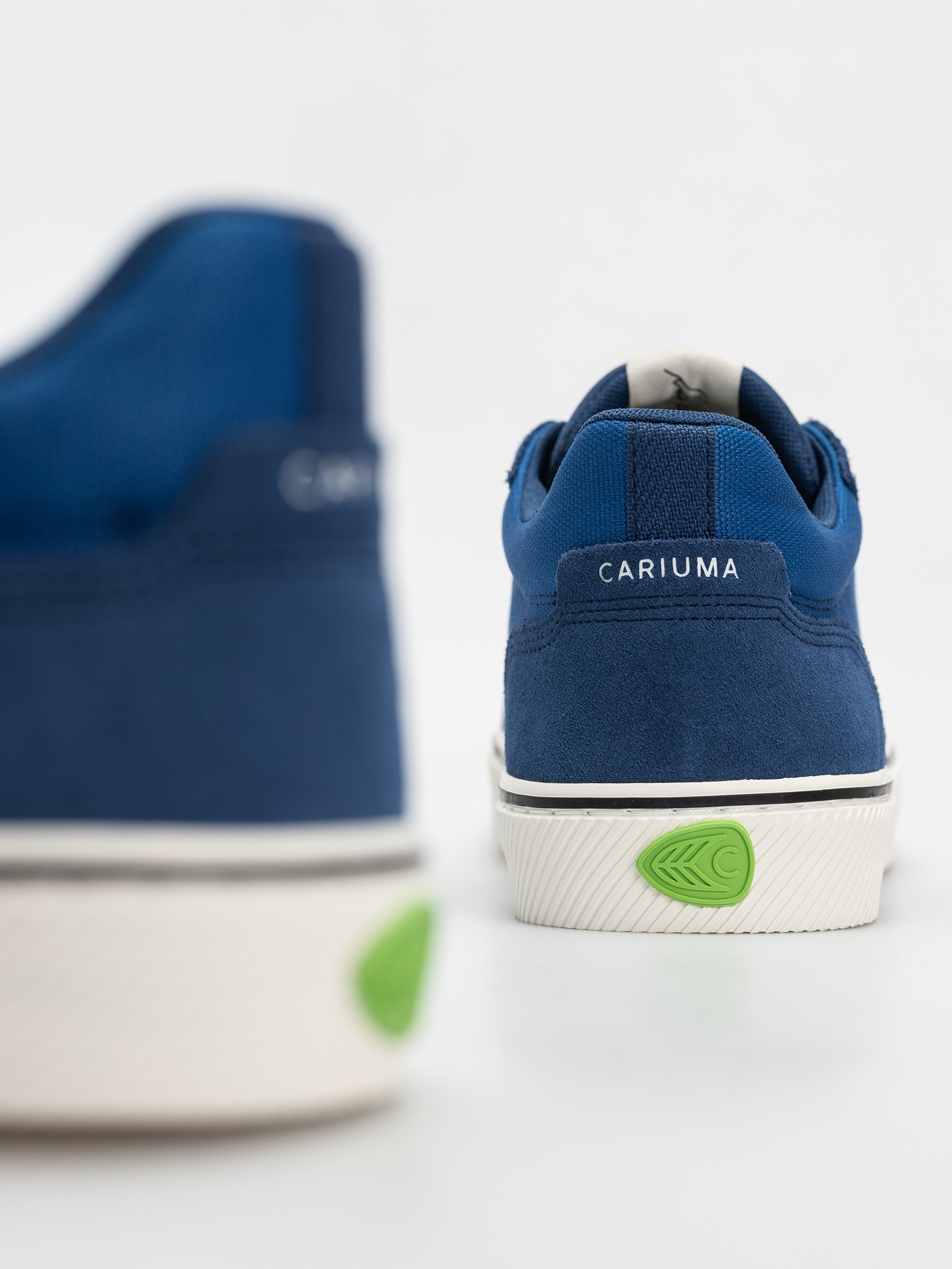 Cariuma Vallely Pro Schuhe (mystery blue suede and cordura off white logo)