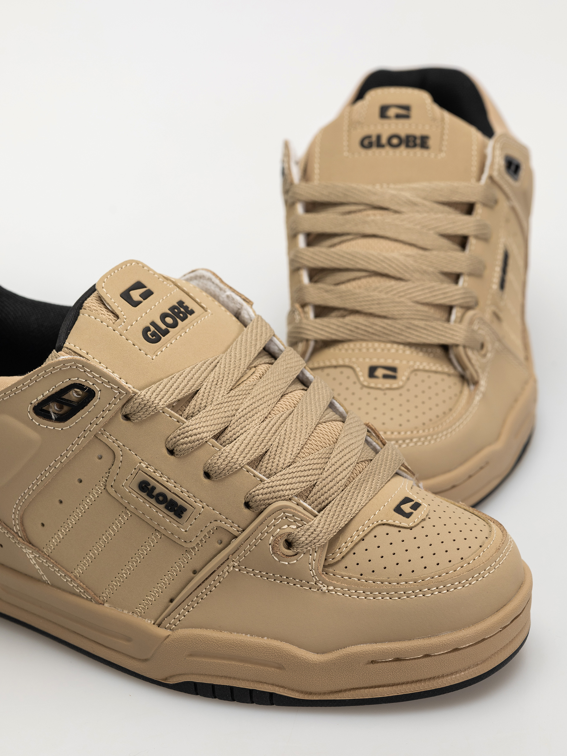 Globe Shoes Fusion (ochre)