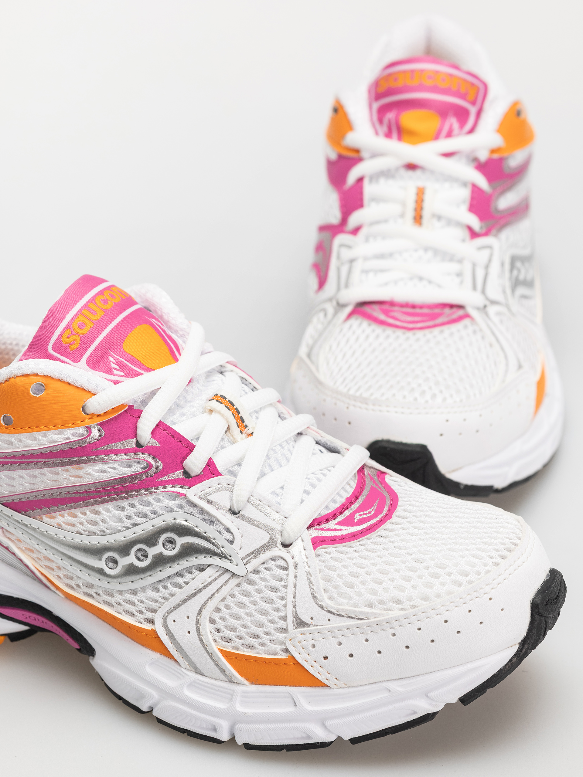 Saucony Ride Millennium Shoes (white/multi)