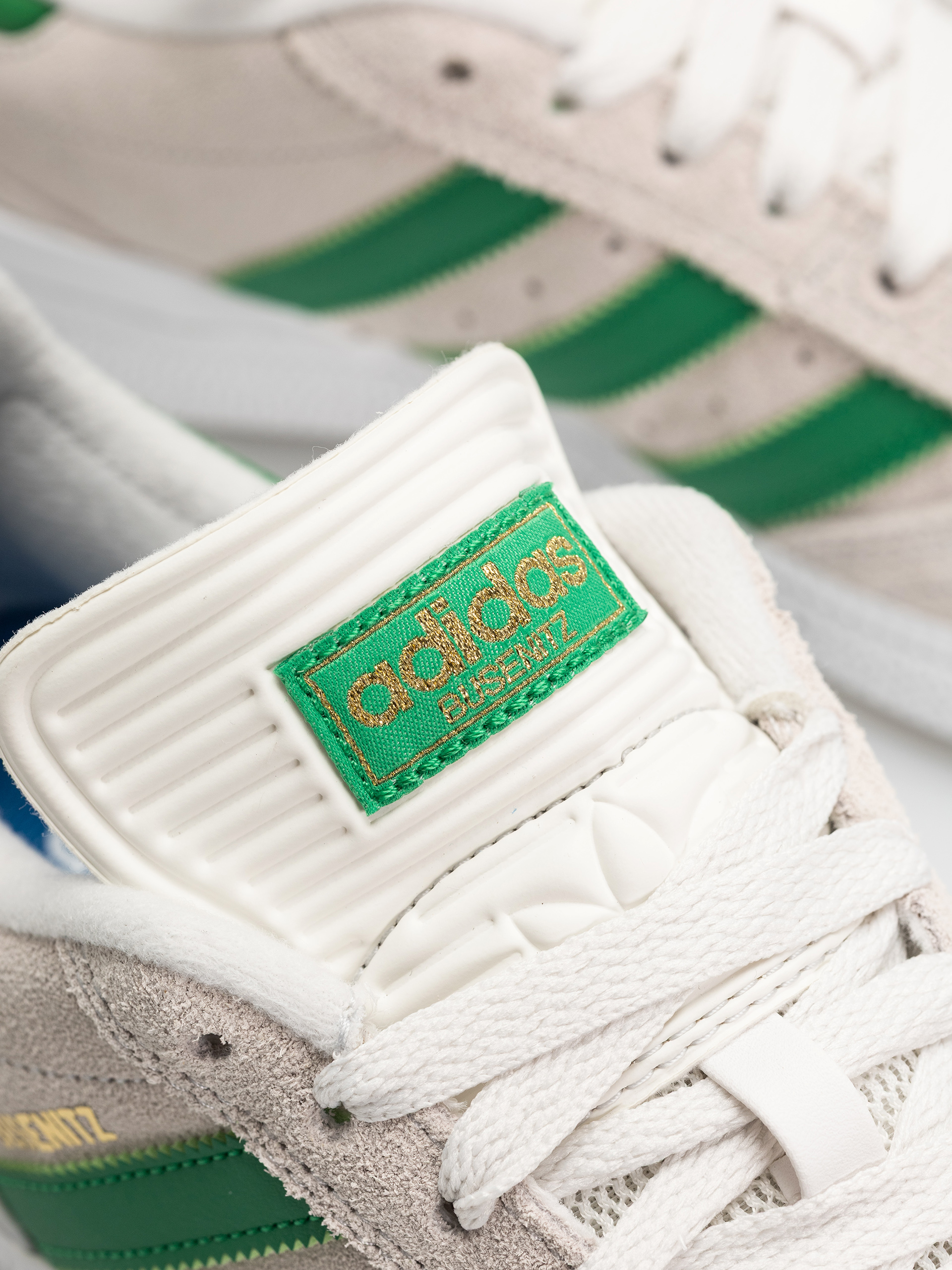 adidas Shoes Busenitz (crywht/crywht/goldmt)