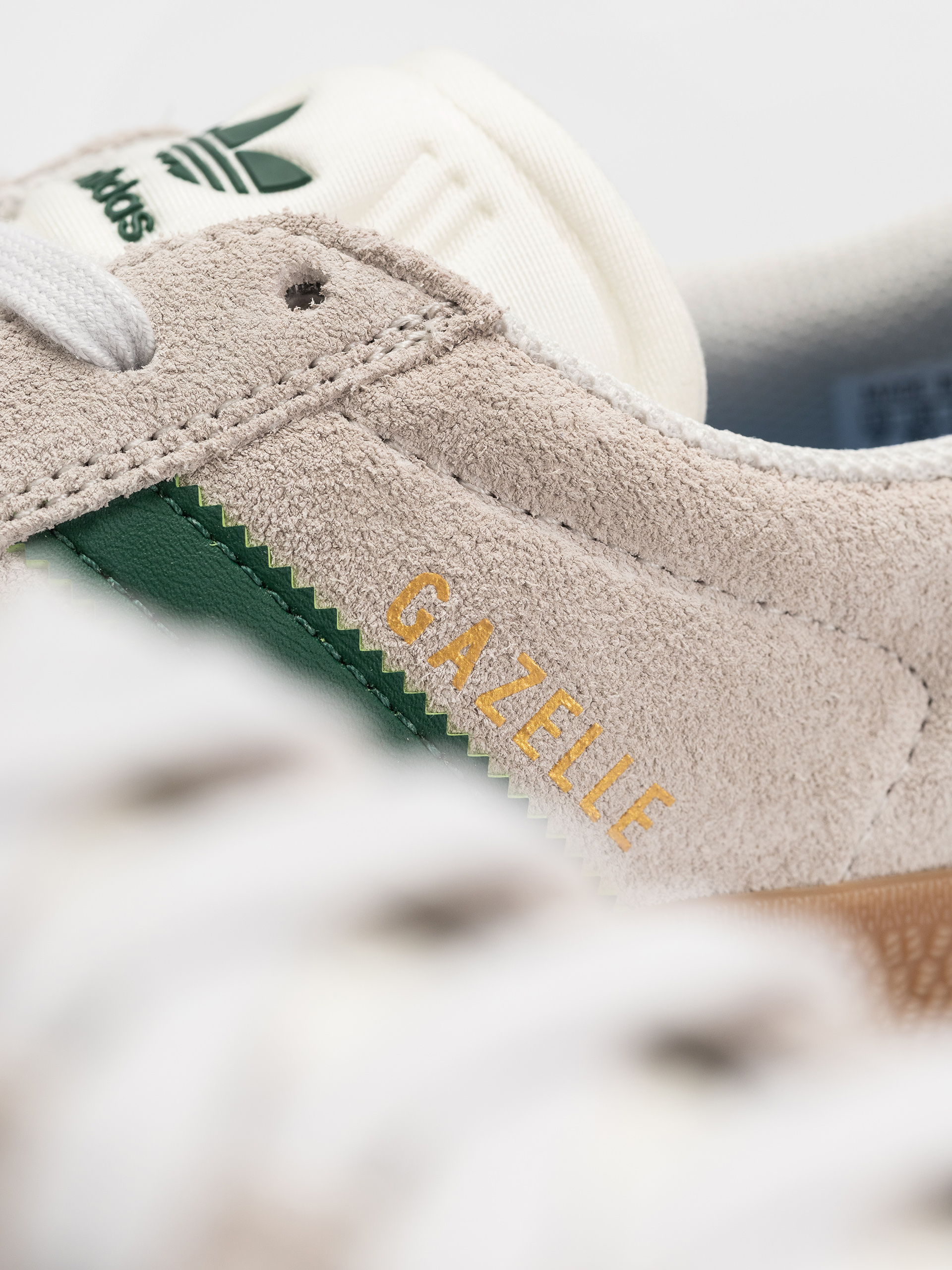adidas Gazelle ADV Schuhe (crywht/crywht/gum4)