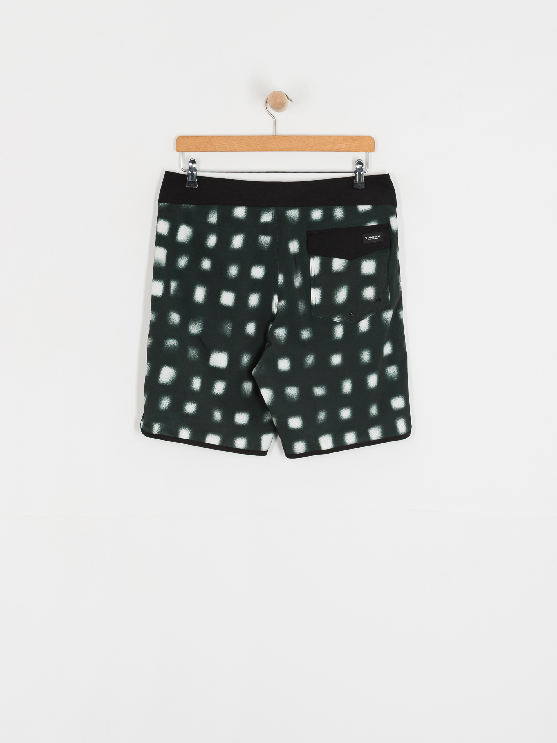 Volcom Infuse Scallop Mod 19 Boardshorts (black)