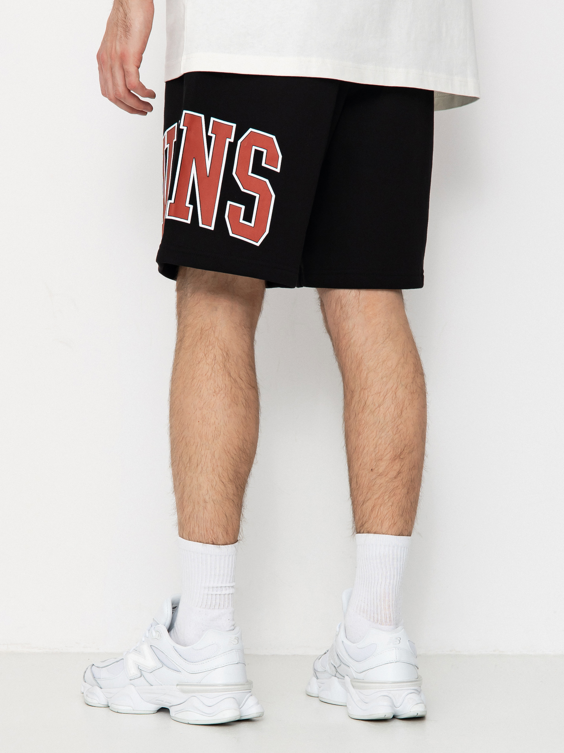 Vans Inter V Loose Fleece Shorts (black)