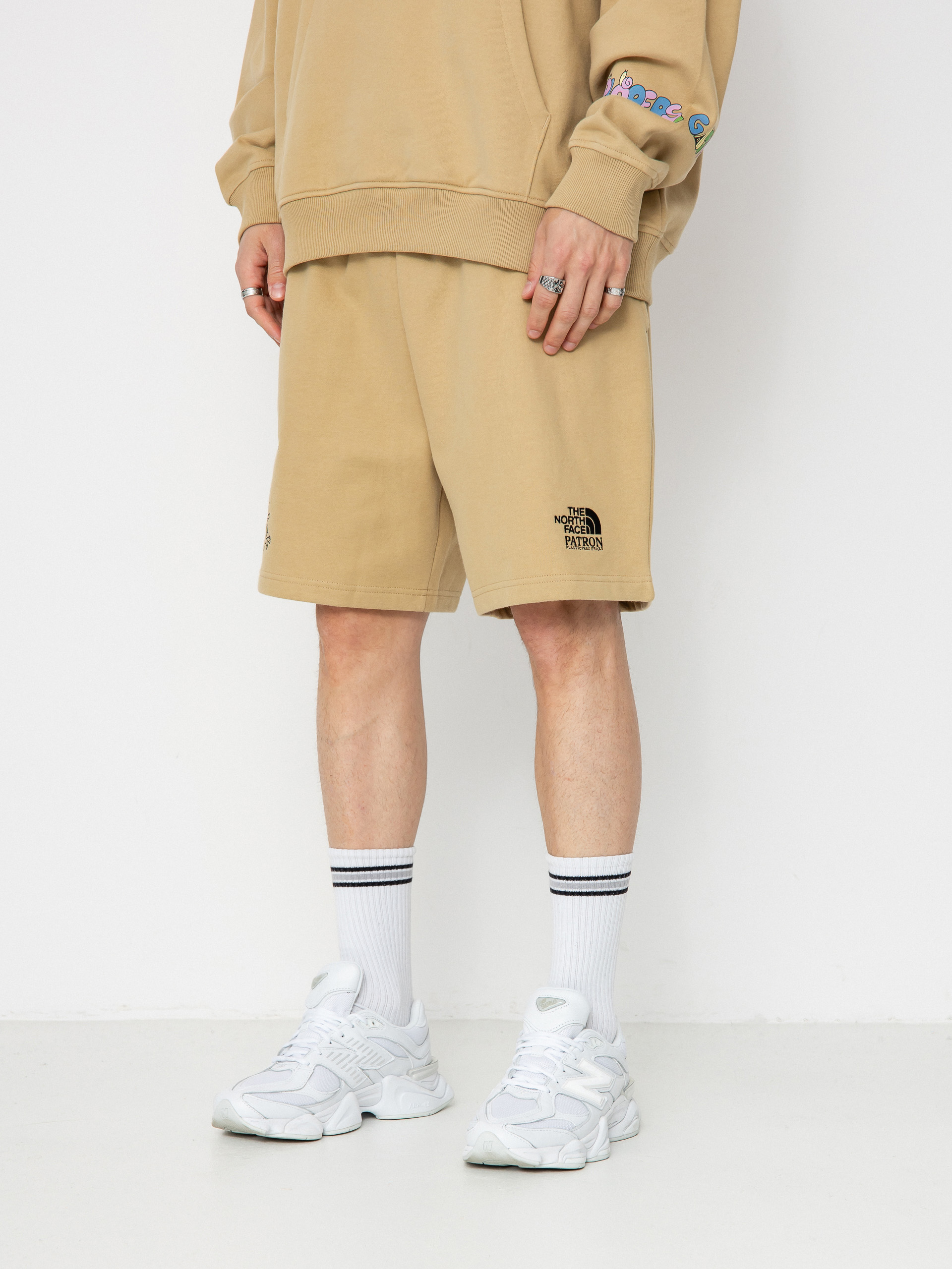 The North Face Mountain Cleanup Relaxed Shorts (khaki stone)