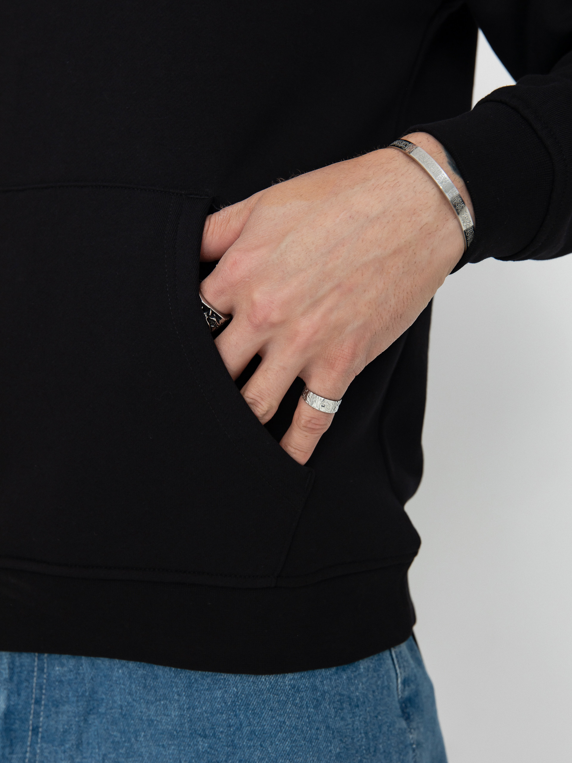 Santa Cruz Crescent Bone Hand HD Hoodie (black)