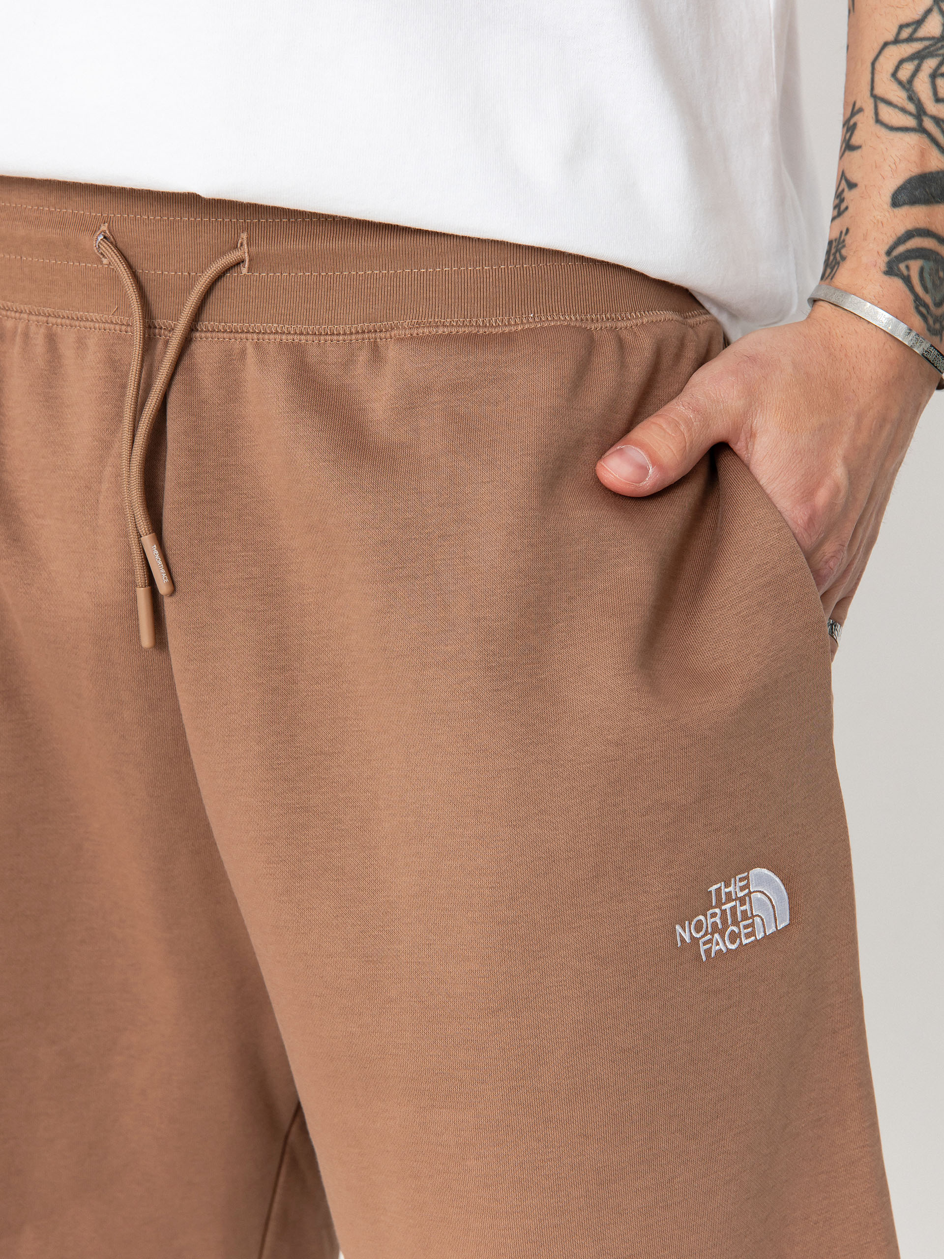 The North Face Essential Relaxed Shorts (latte)