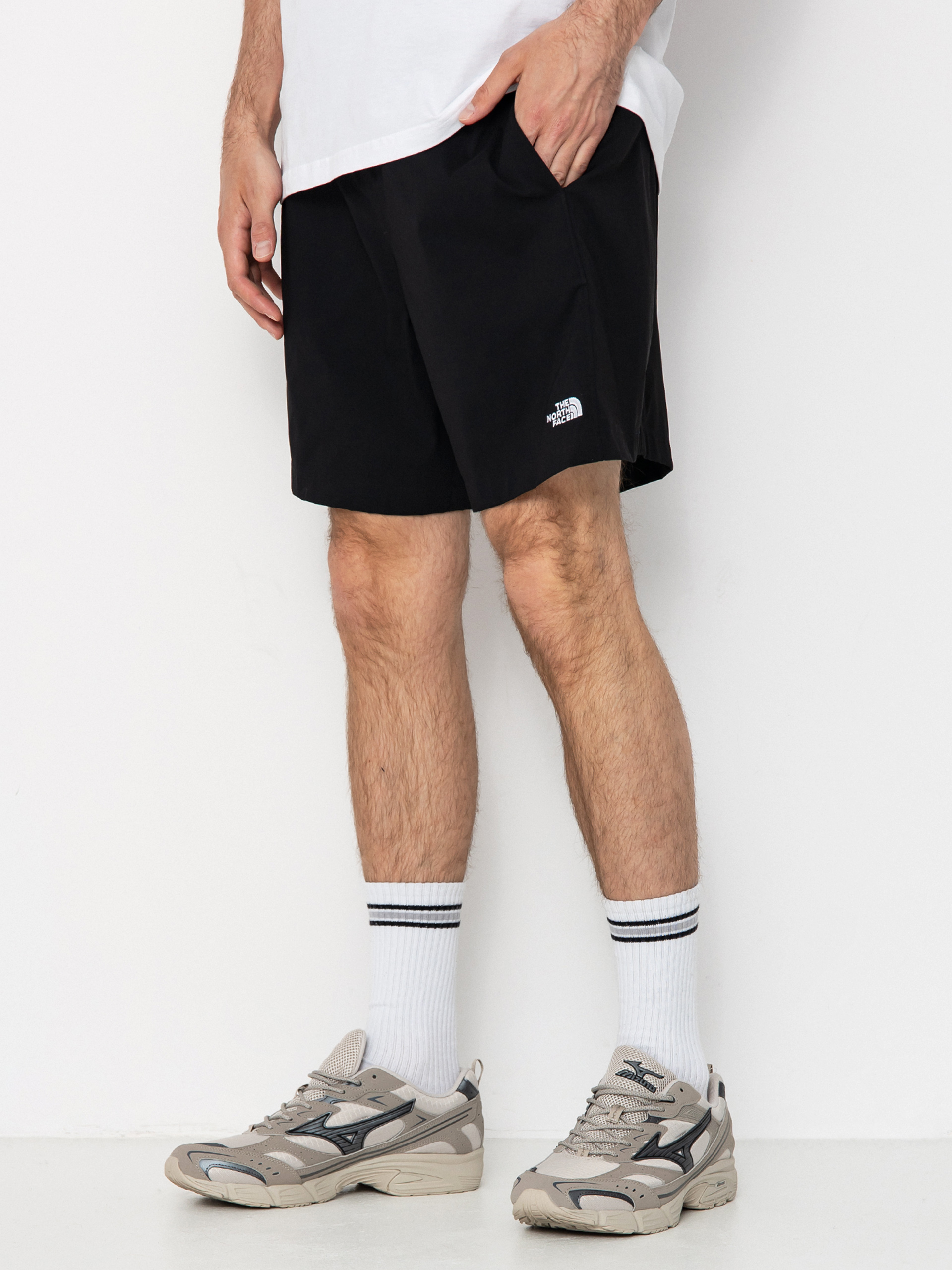 The North Face Class V Pathfinder Belted Shorts (tnf black)