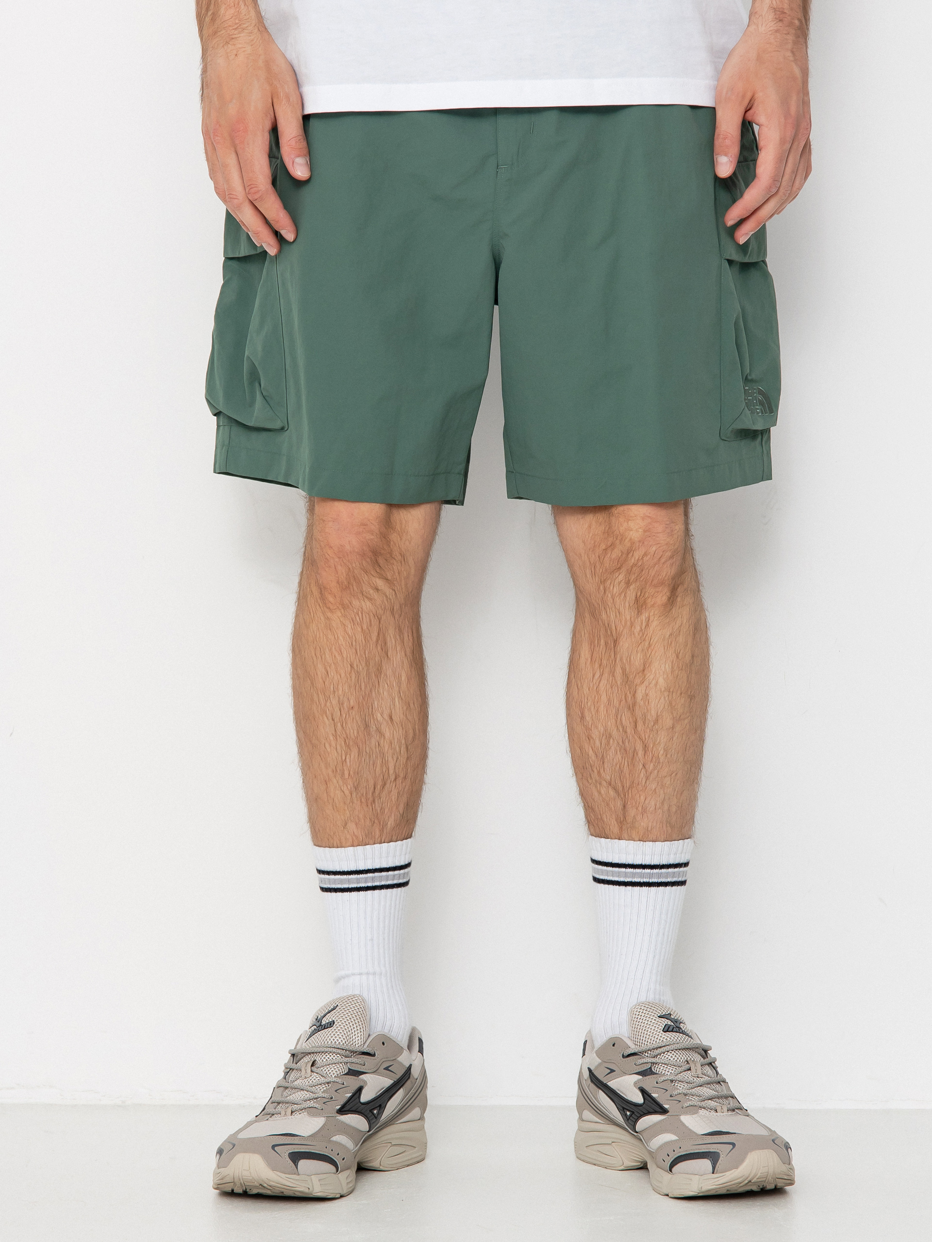 The North Face Cargo Pocket Shorts (duck green)
