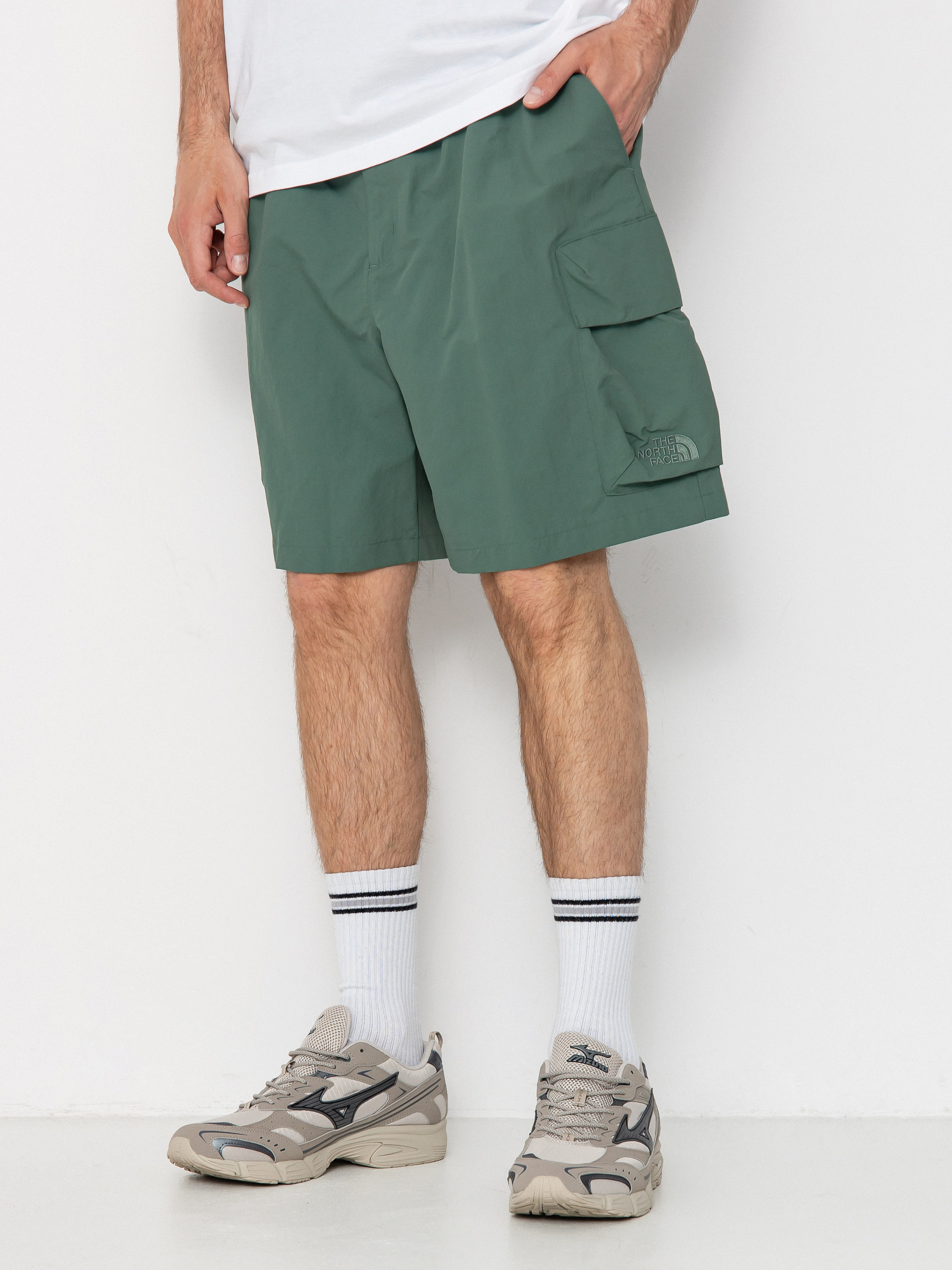 The North Face Cargo Pocket Shorts (duck green)