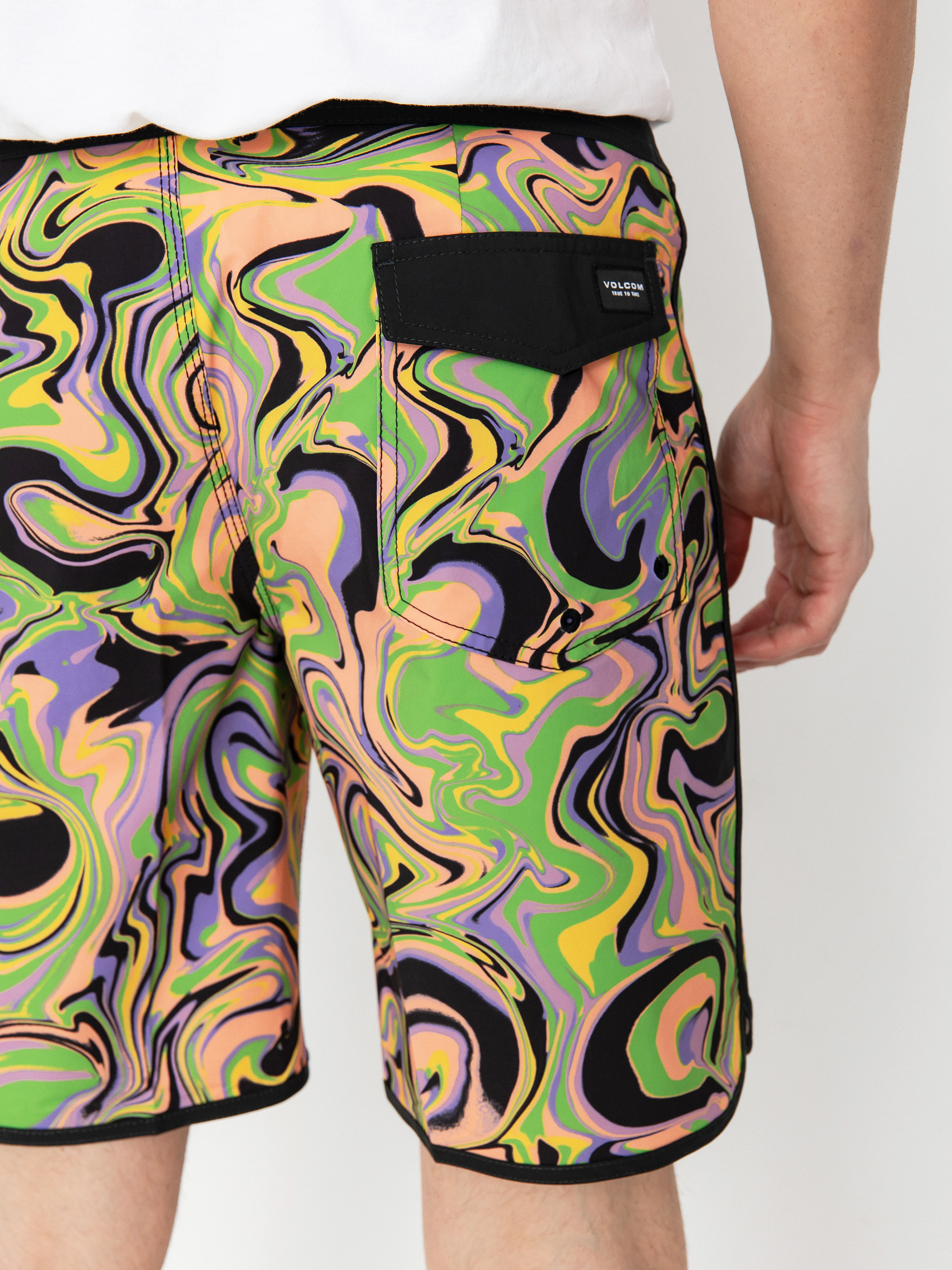 Volcom Infuse Scallop Mod 19 Boardshorts (steel purple)