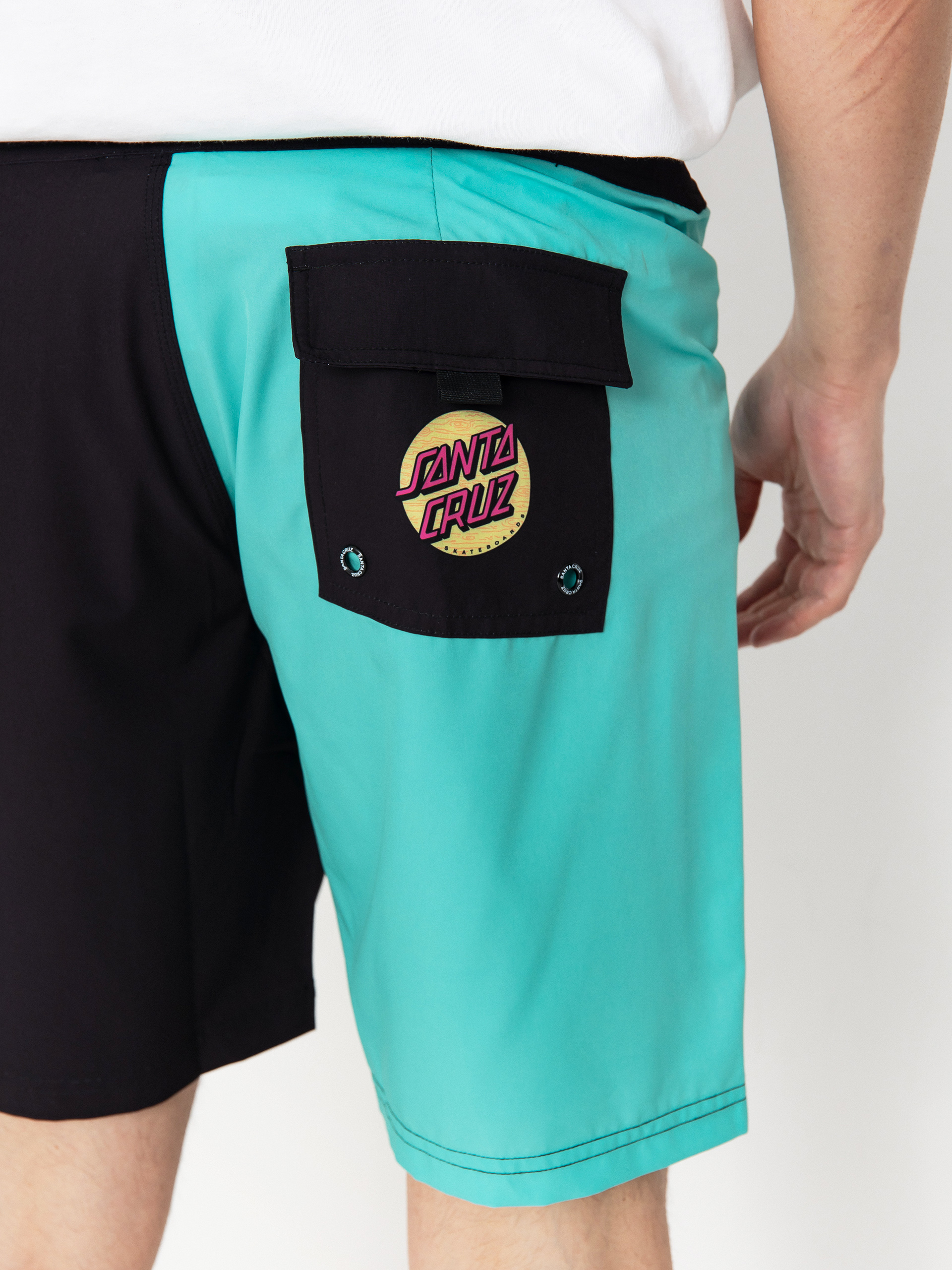 Santa Cruz Johnson Beast Wagon Boardshorts (black/pool blue)