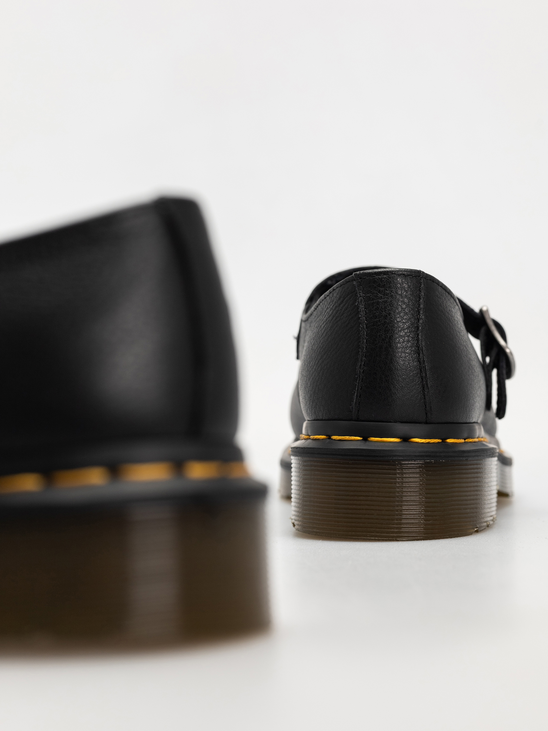 Dr. Martens Elphie Mary Jane Wmn Shoes (black virginia)