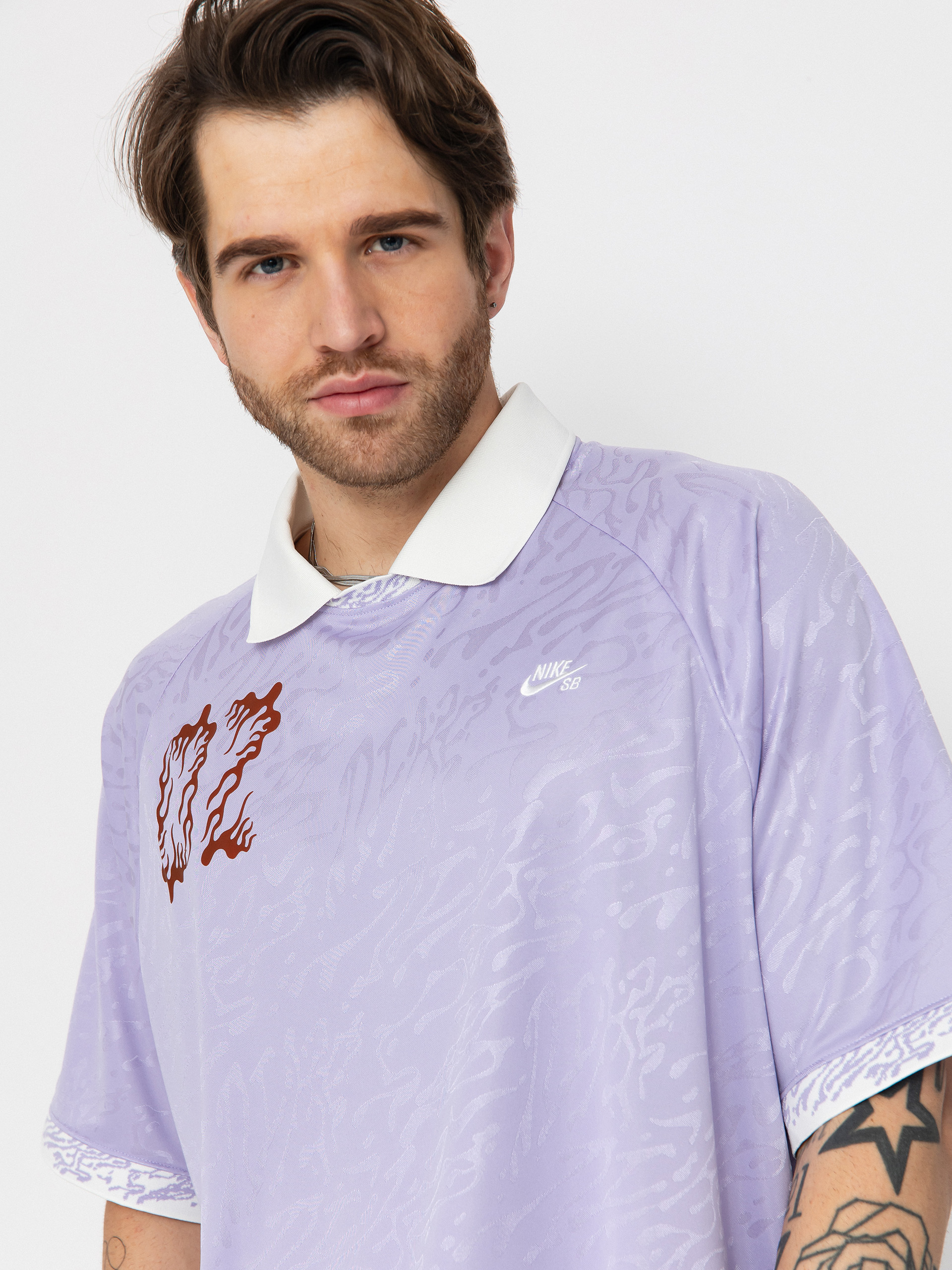 white and purple nike t shirt