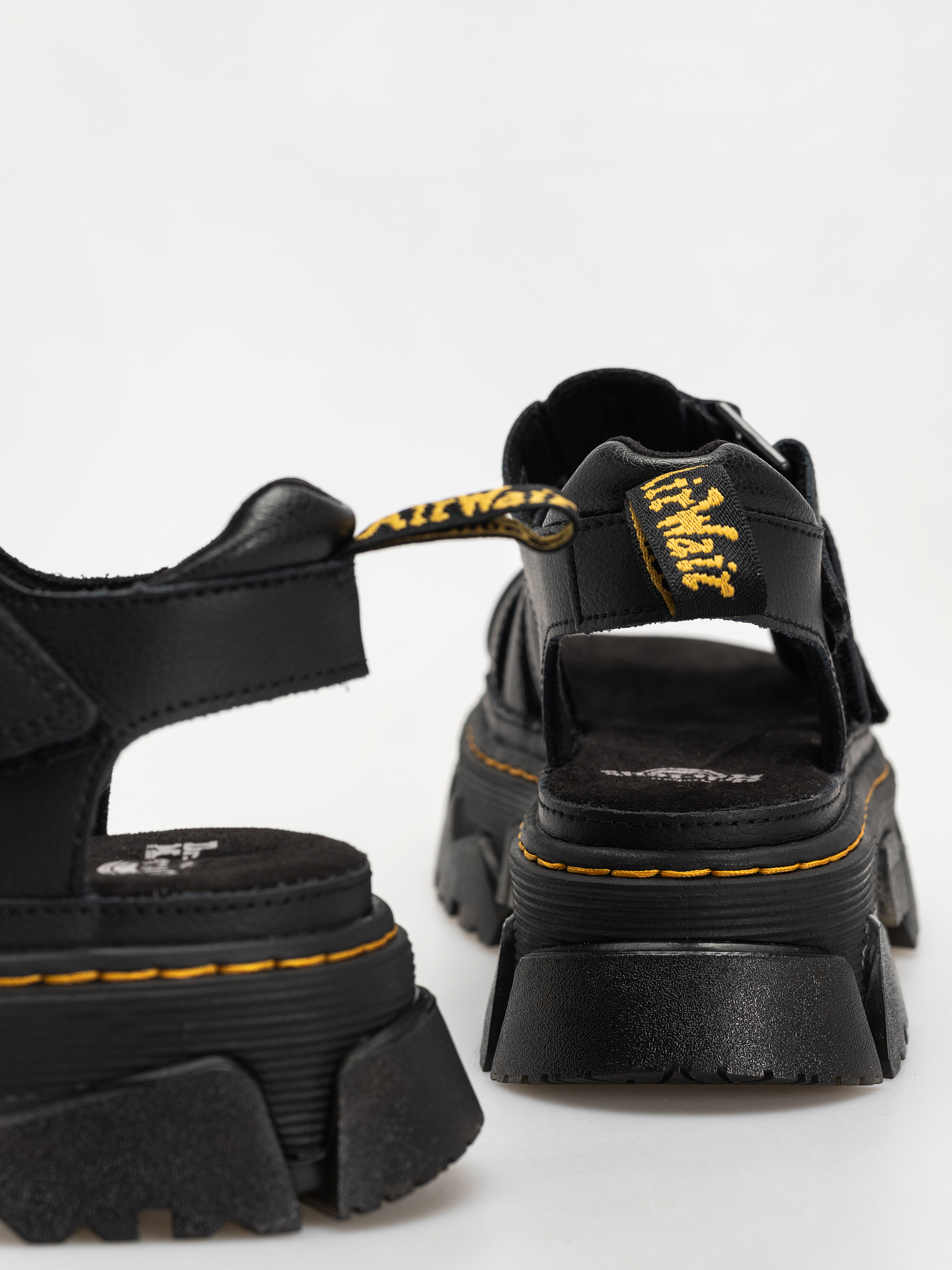 Dr. Martens Mattison 3 Strap Wmn Sandals - black (black athena)