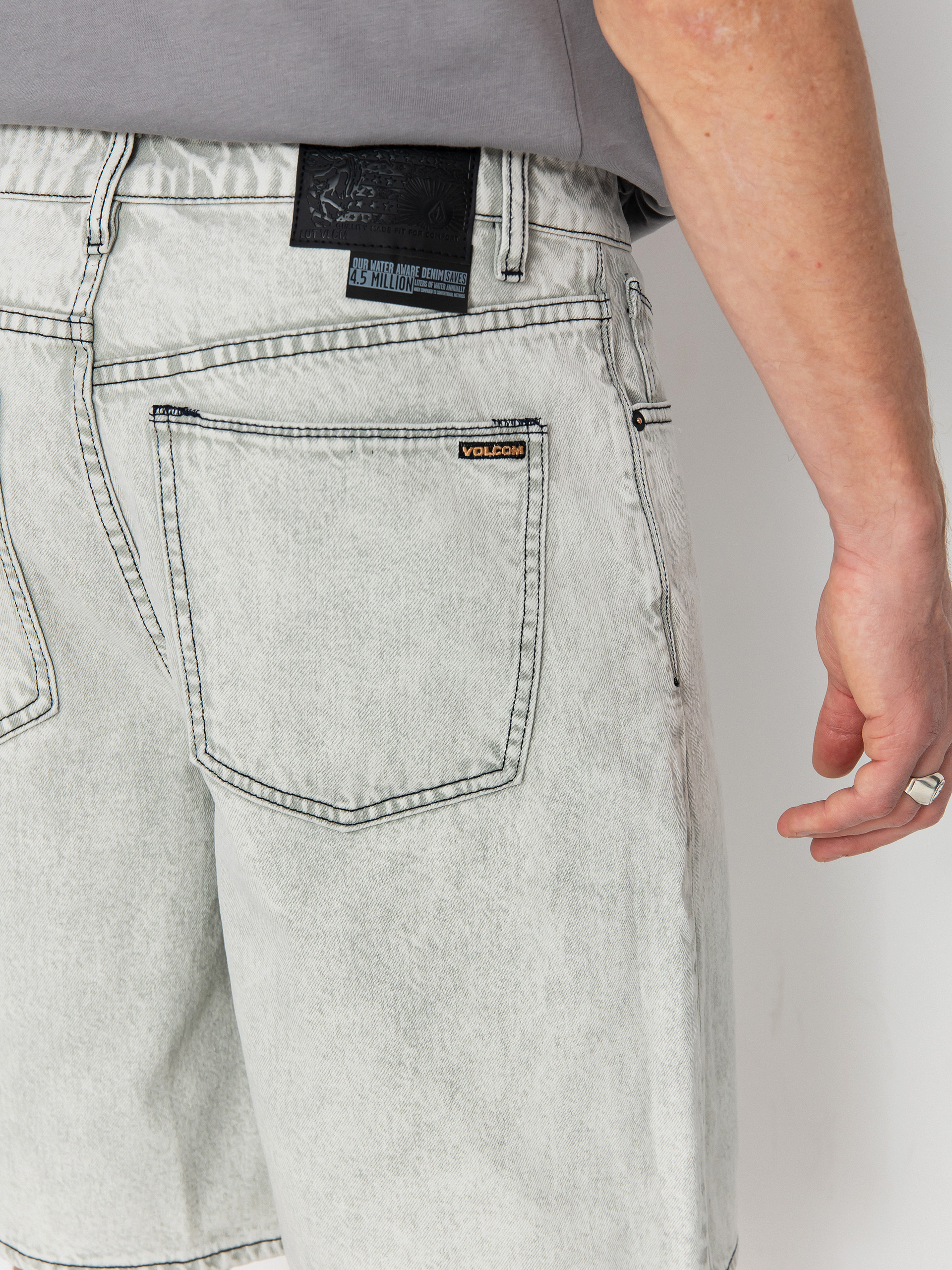 Volcom Shorts Billow (bone)