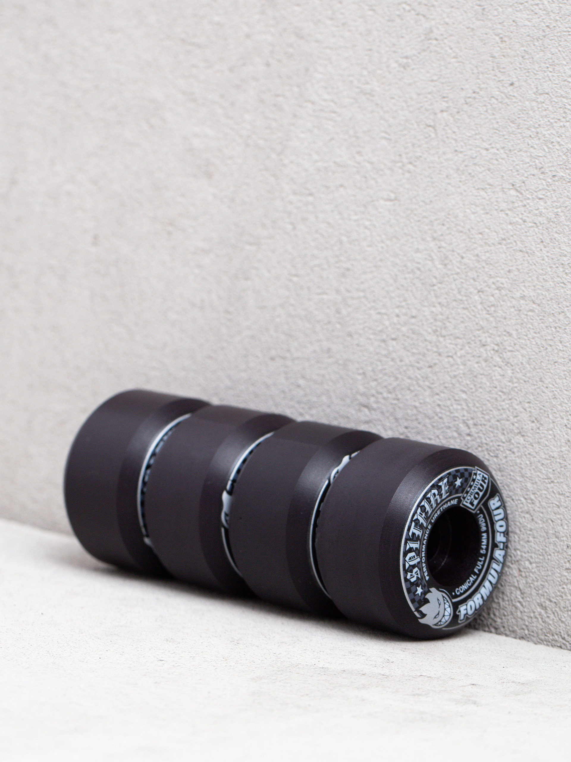Spitfire F4 99D Conical Full Wheels - black (black)