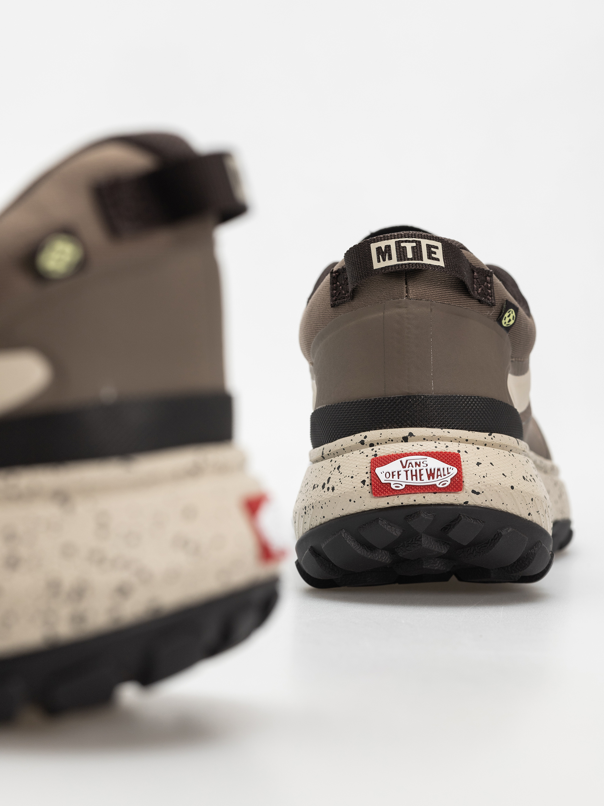 Vans Mte Crosspath Shoes (brown/black)