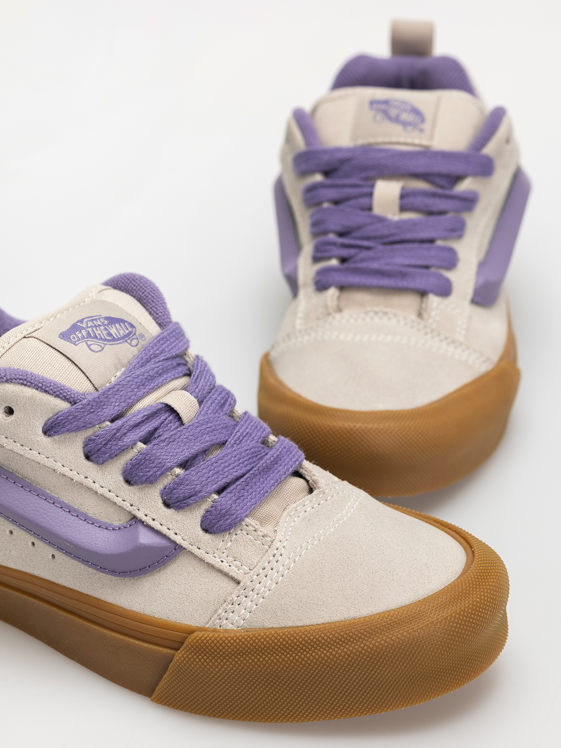 Vans Knu Skool Shoes (gum silver lining)