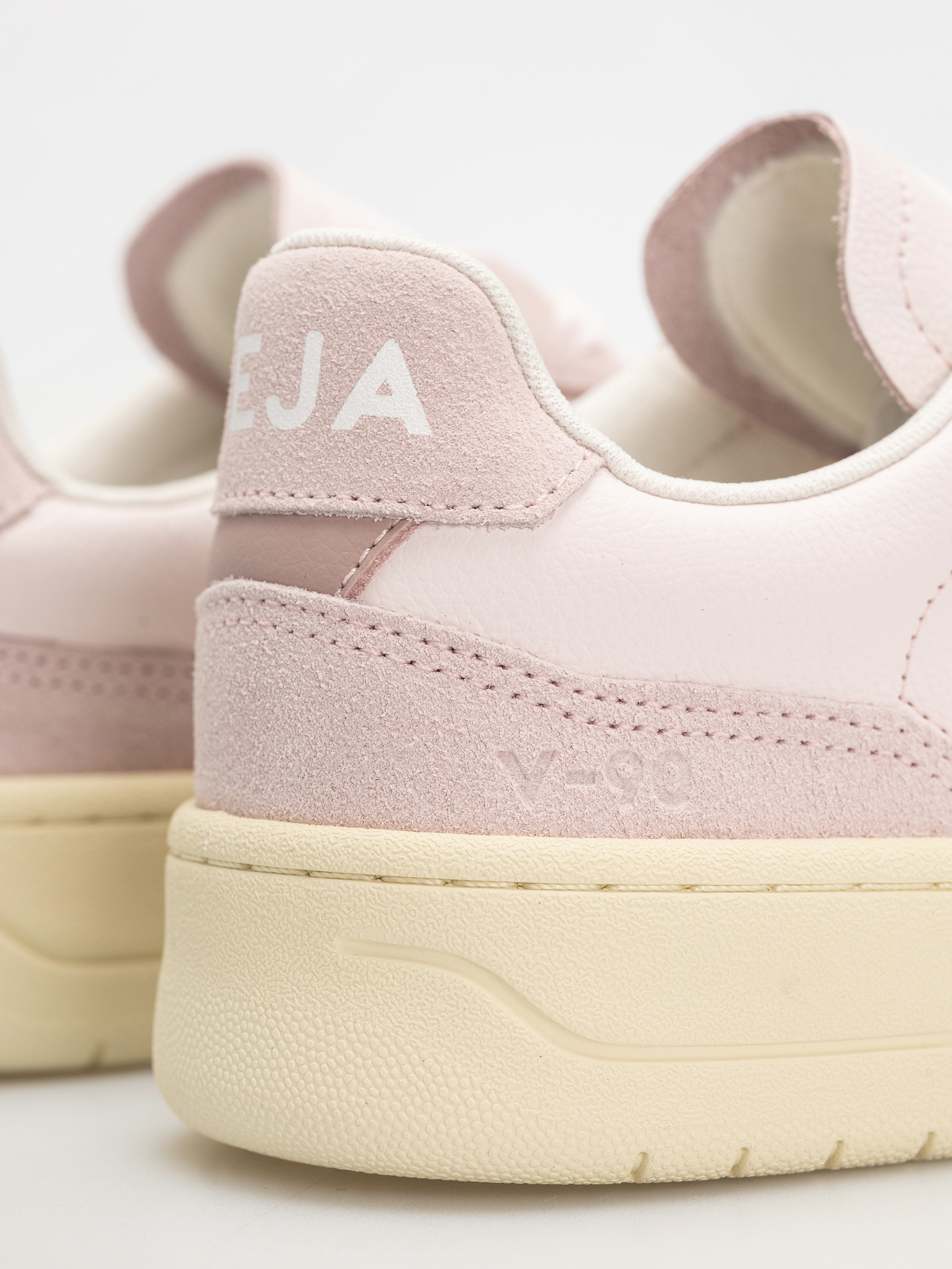 Veja V-90 Wmn Shoes (lassi petale)
