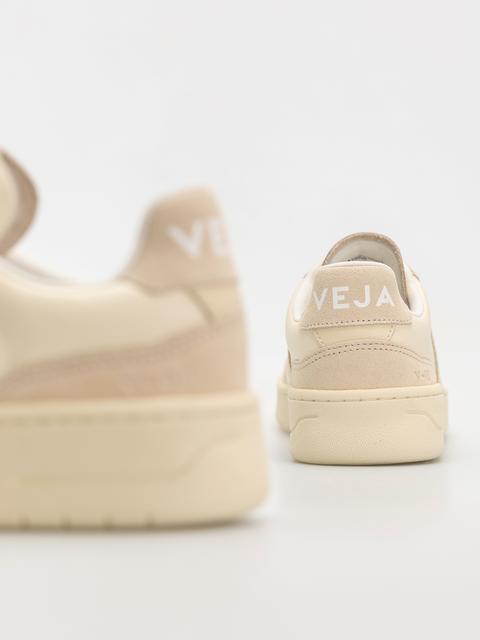 Veja V-90 Schuhe Wmn (cashew oat)