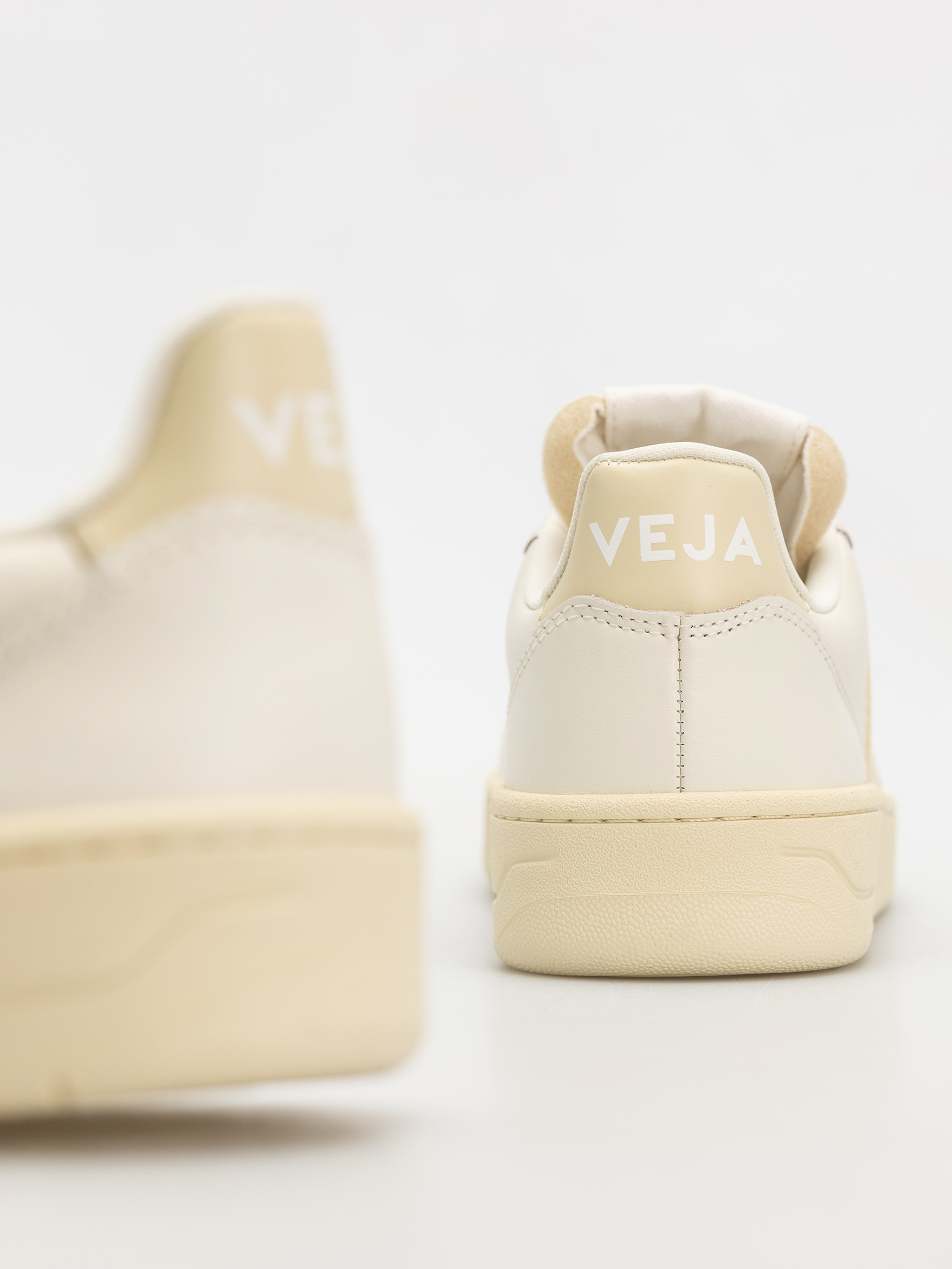Veja V-10 Wmn Schuhe (pure calcaire)