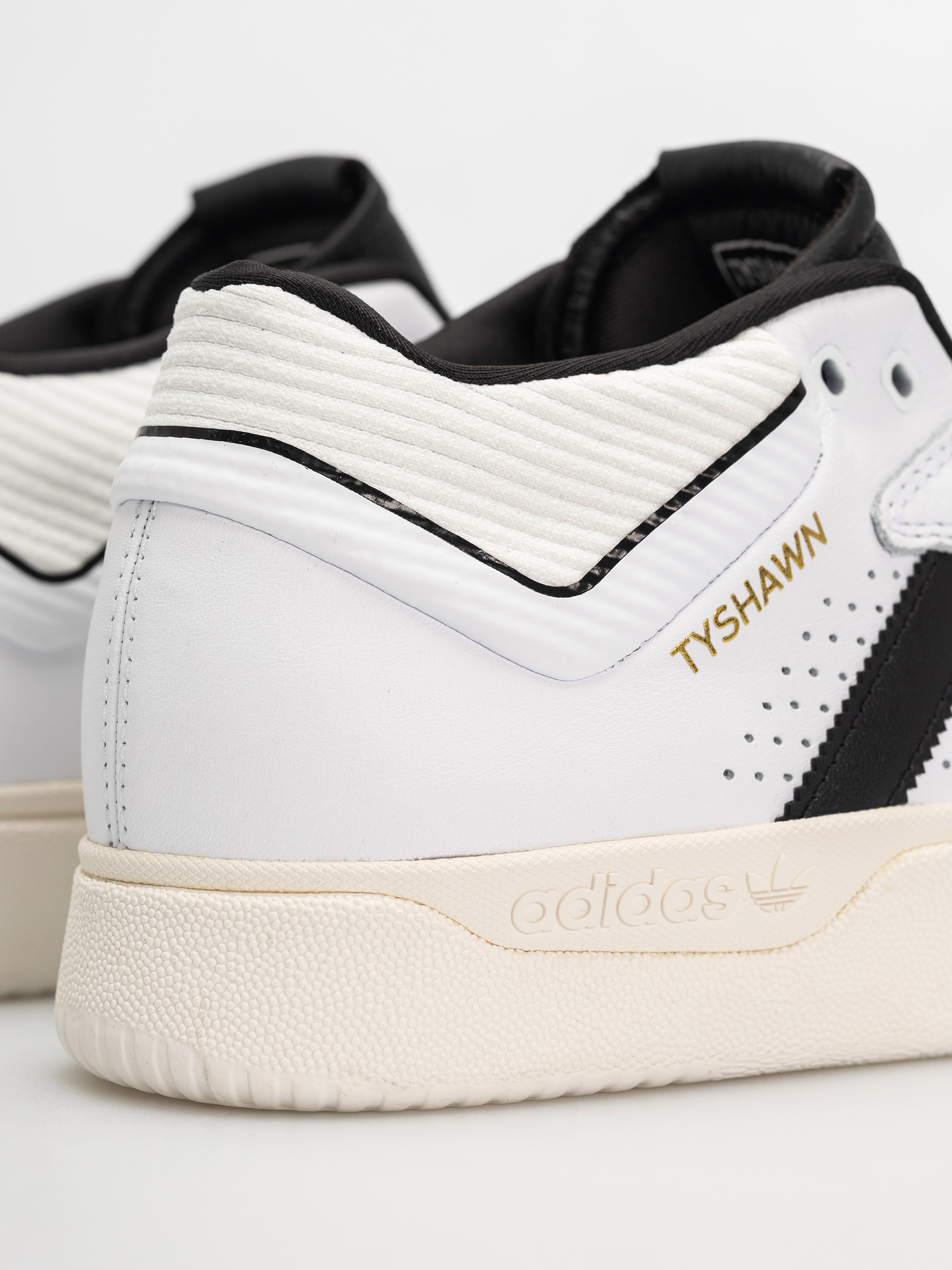 adidas Tyshawn Shoes (ftwwht/cblack/ftwwht)