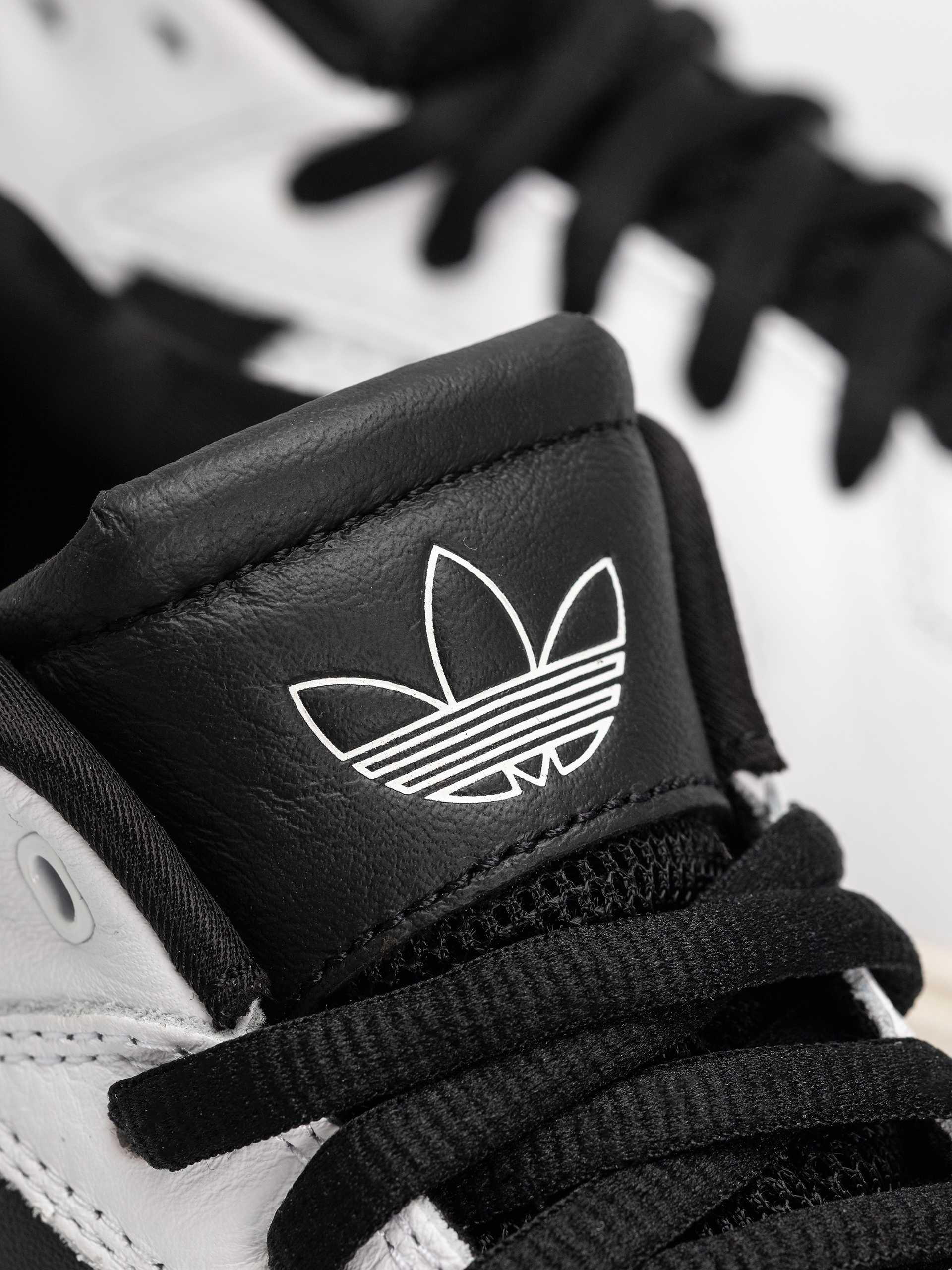 adidas Tyshawn Schuhe (ftwwht/cblack/ftwwht)