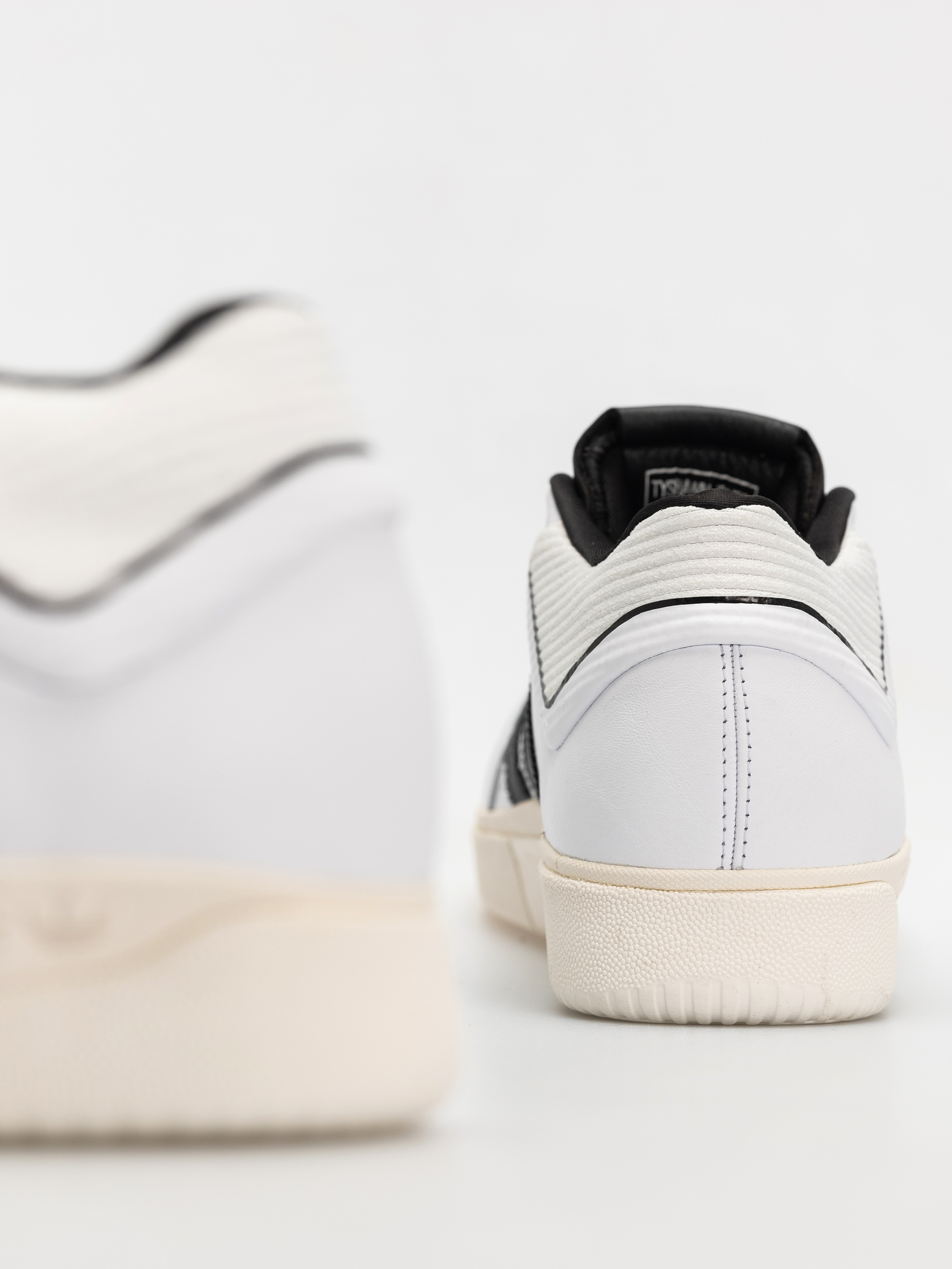 adidas Tyshawn Schuhe (ftwwht/cblack/ftwwht)