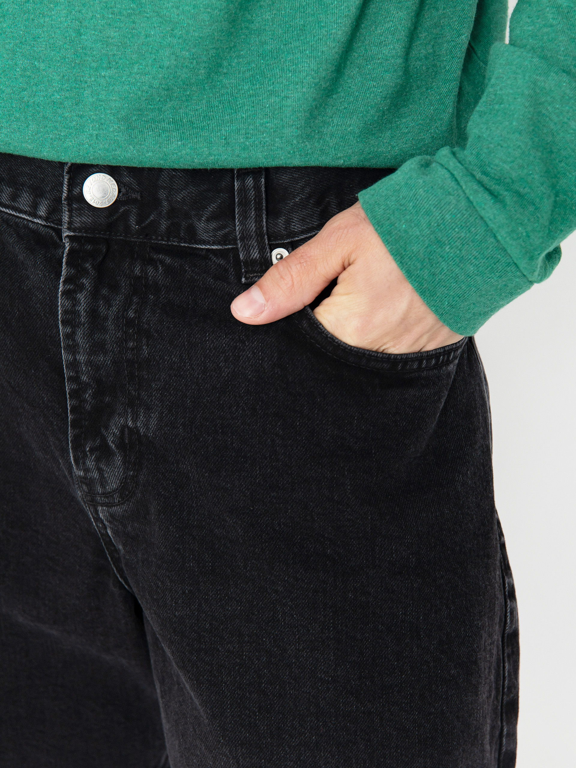 Beyond Medals Loose Jeans Pants (black)