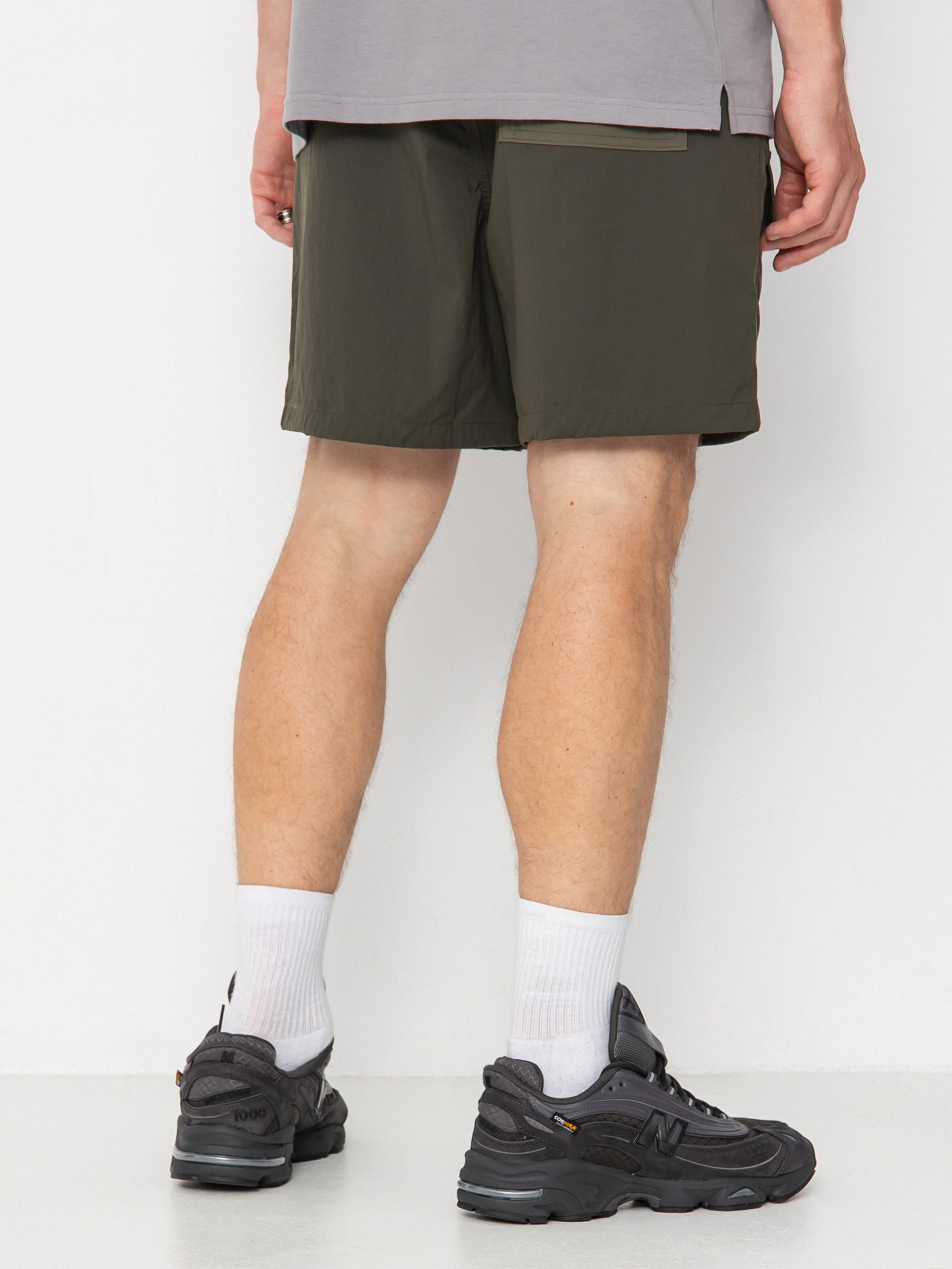 Patagonia Outdoor Everyday 6in Shorts - green (pine needle