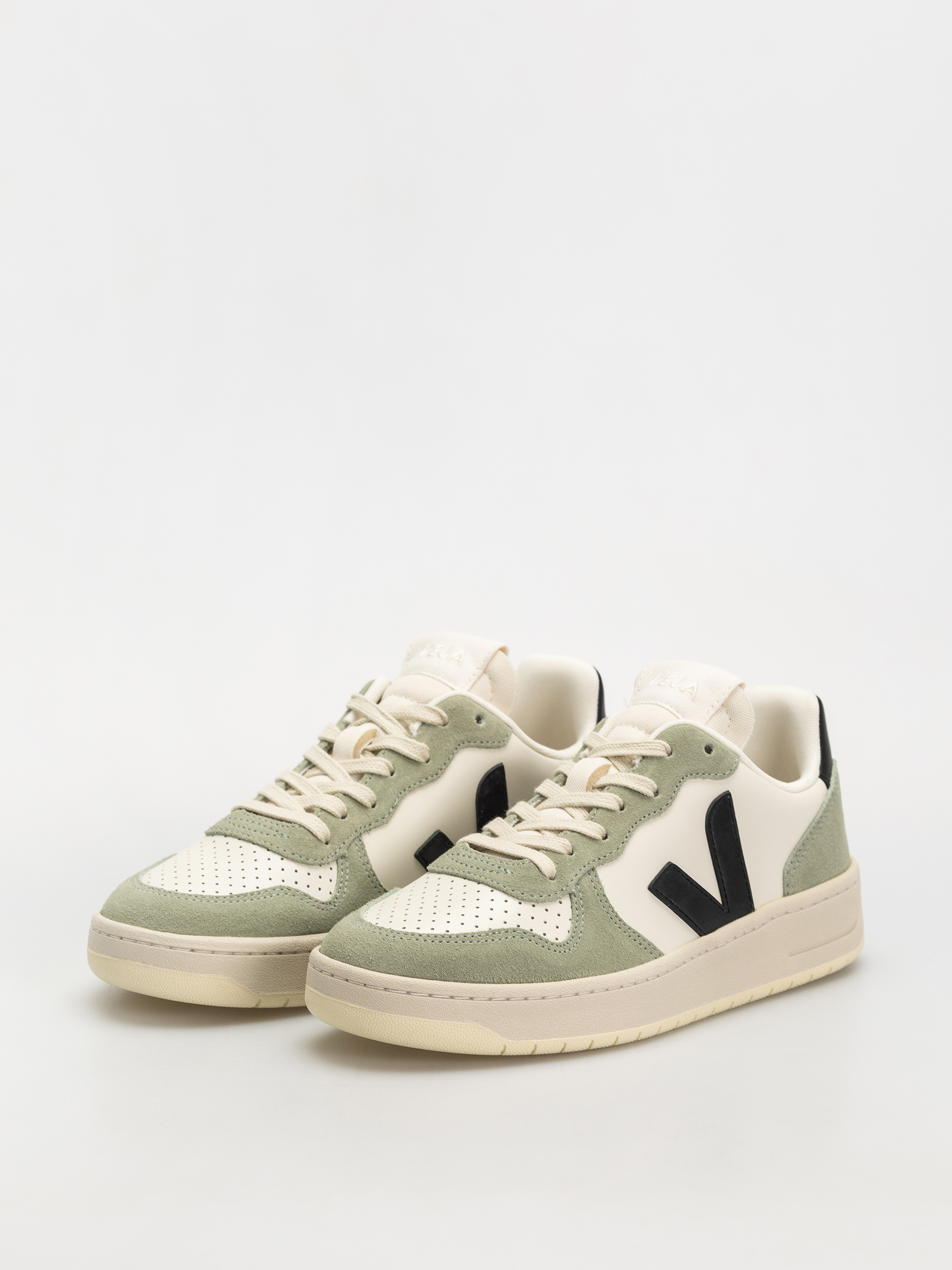 Veja V-10 Wmn Shoes (pure black clay)