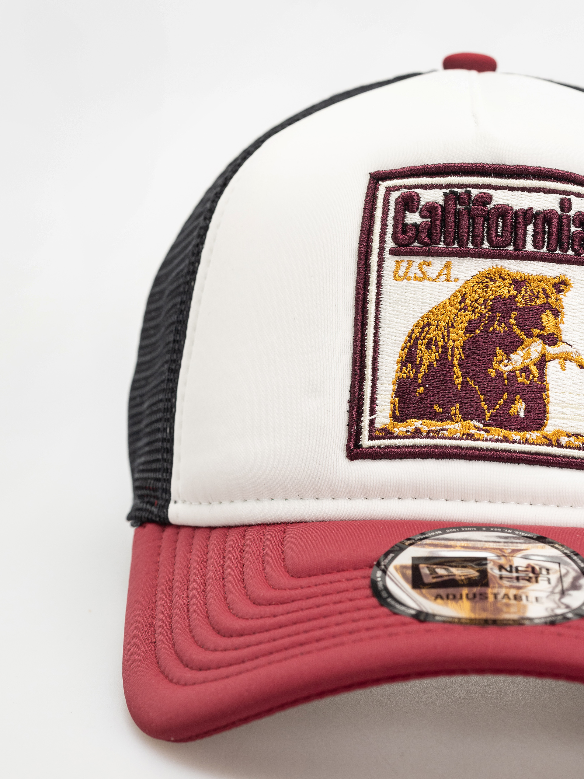 New Era Cap Graphic Patch Trucker (red/white/black)